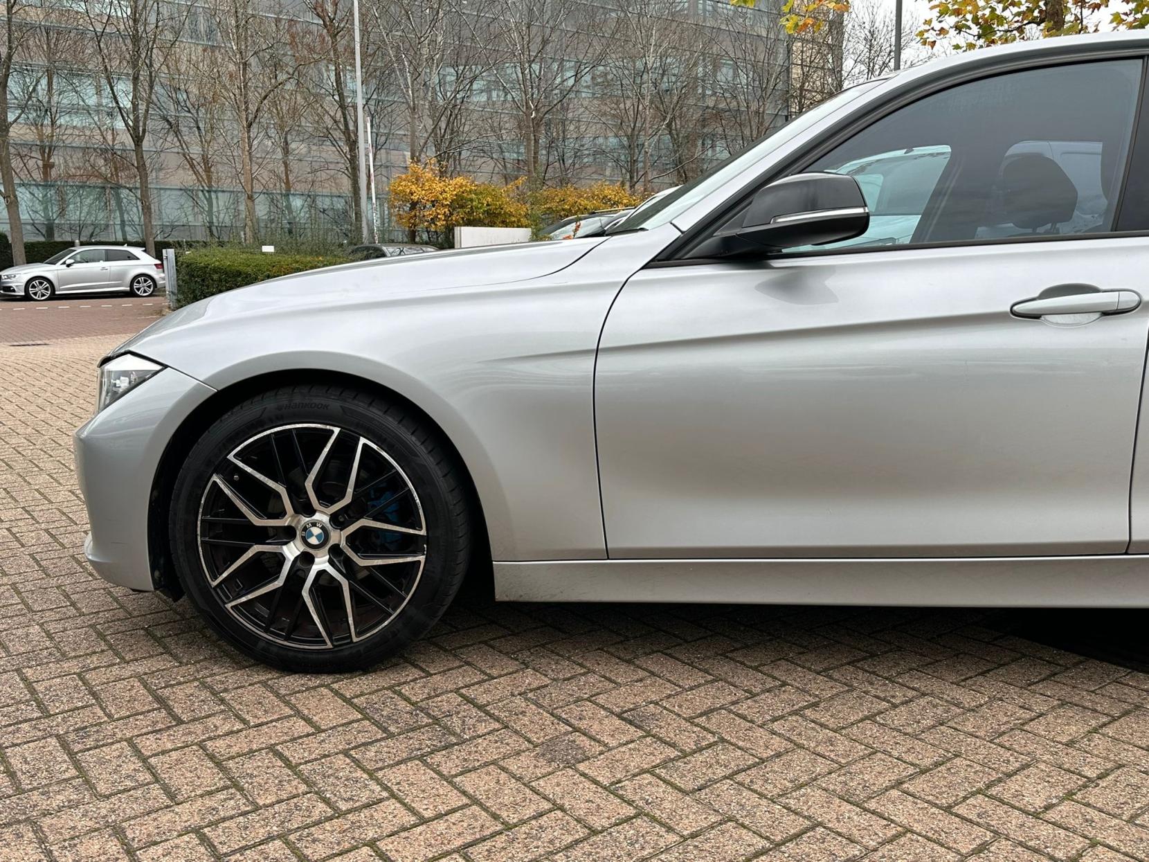 BMW 3 Series 2.0 320d ED EfficientDynamics Saloon 4dr Diesel Auto Euro 5 (s/s) (163 ps)