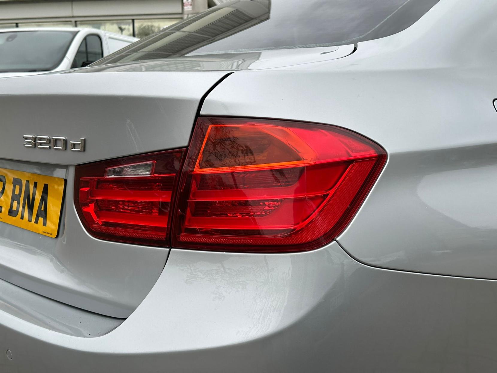 BMW 3 Series 2.0 320d ED EfficientDynamics Saloon 4dr Diesel Auto Euro 5 (s/s) (163 ps)