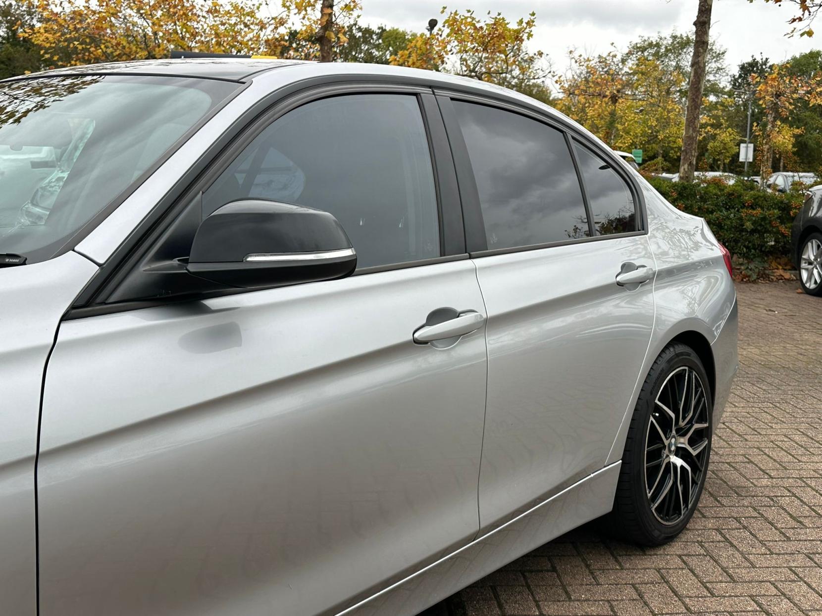 BMW 3 Series 2.0 320d ED EfficientDynamics Saloon 4dr Diesel Auto Euro 5 (s/s) (163 ps)