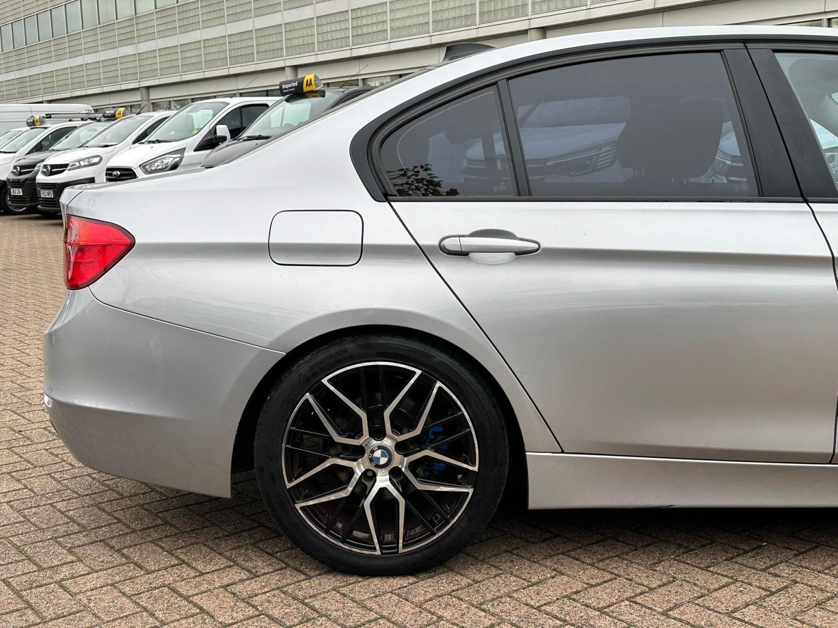 BMW 3 Series 2.0 320d ED EfficientDynamics Saloon 4dr Diesel Auto Euro 5 (s/s) (163 ps)