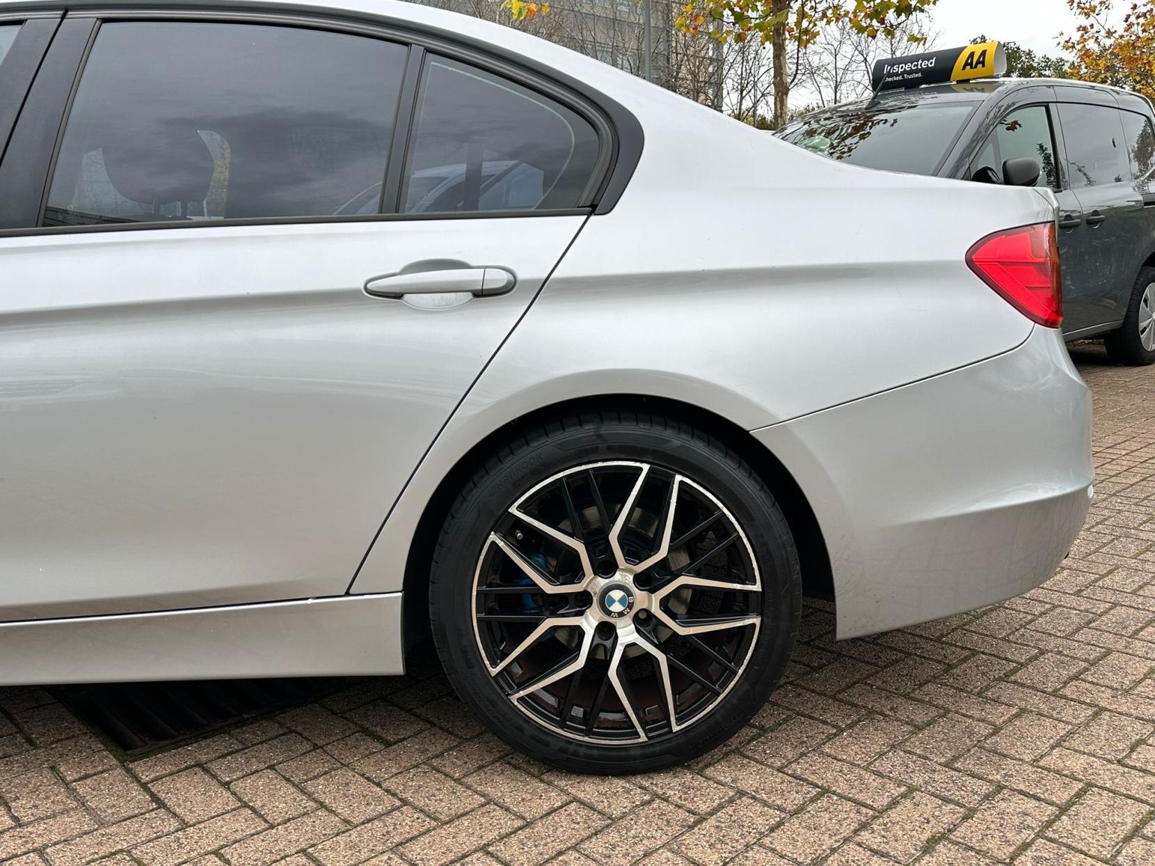 BMW 3 Series 2.0 320d ED EfficientDynamics Saloon 4dr Diesel Auto Euro 5 (s/s) (163 ps)