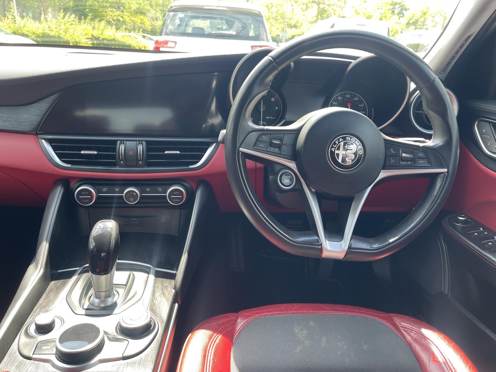 Alfa Romeo Giulia 2.0T Super Saloon 4dr Petrol Auto Euro 6 (s/s) (200 ps)