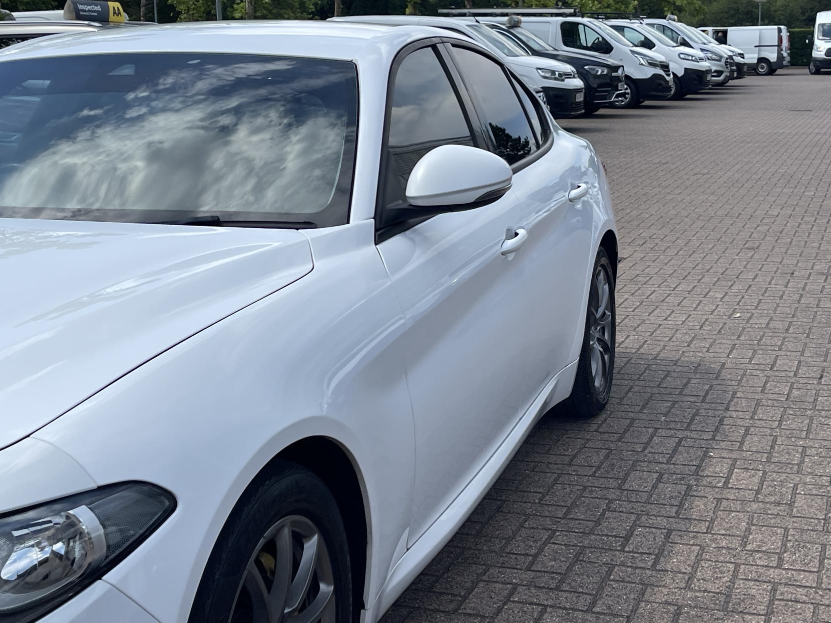 Alfa Romeo Giulia 2.0T Super Saloon 4dr Petrol Auto Euro 6 (s/s) (200 ps)