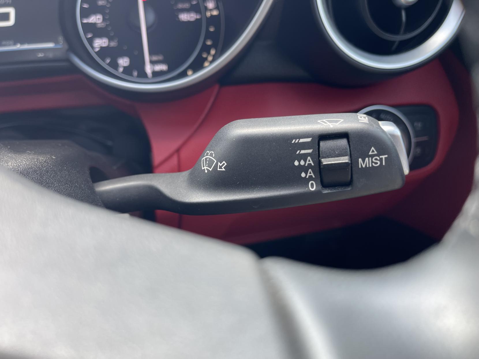Alfa Romeo Giulia 2.0T Super Saloon 4dr Petrol Auto Euro 6 (s/s) (200 ps)