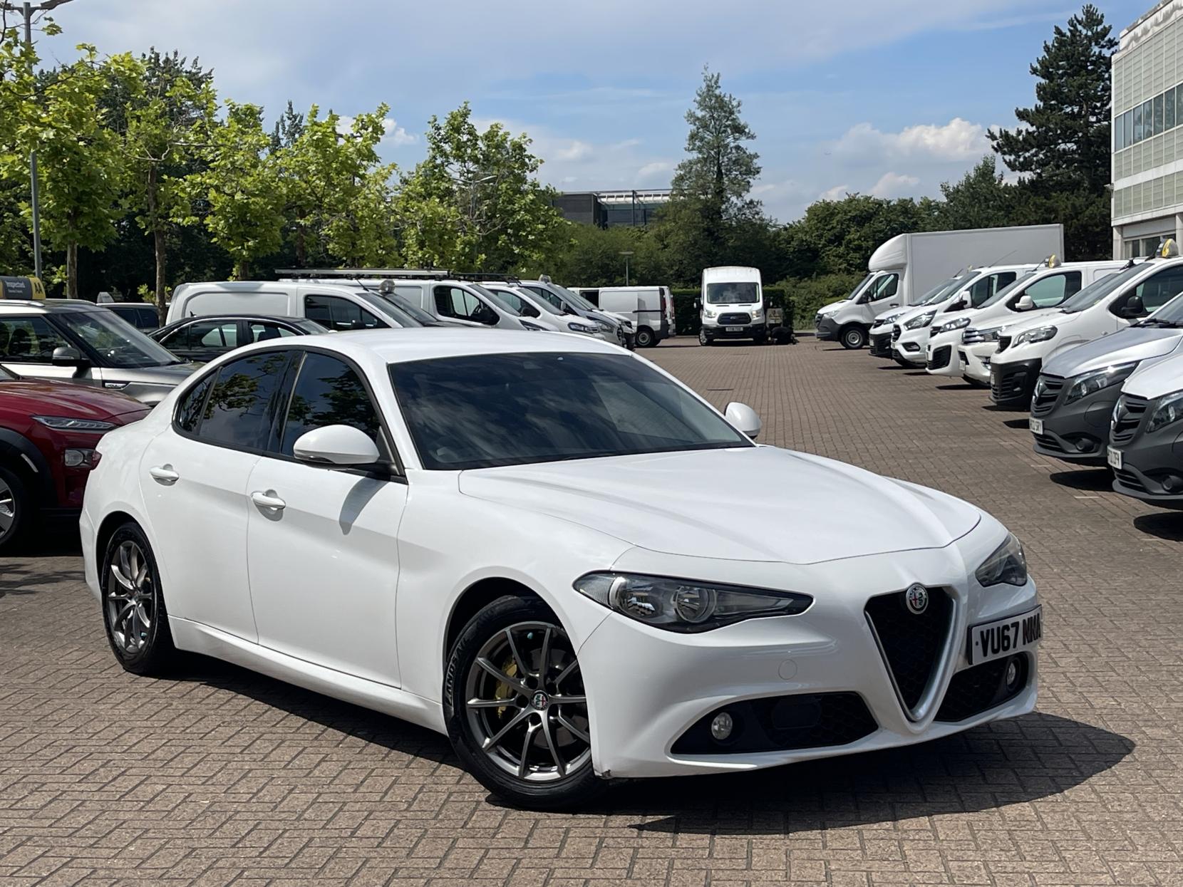 Alfa Romeo Giulia 2.0T Super Saloon 4dr Petrol Auto Euro 6 (s/s) (200 ps)