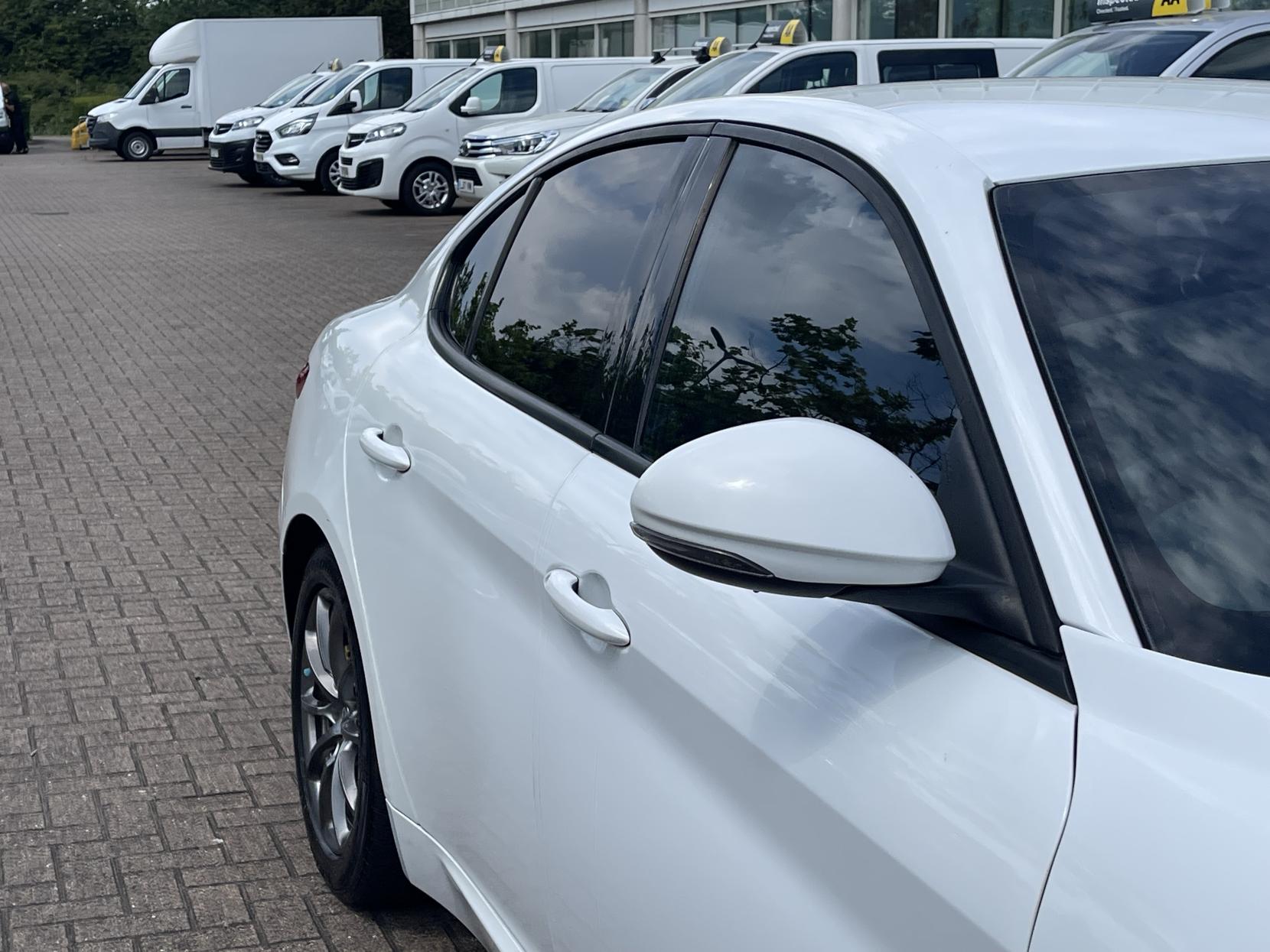 Alfa Romeo Giulia 2.0T Super Saloon 4dr Petrol Auto Euro 6 (s/s) (200 ps)