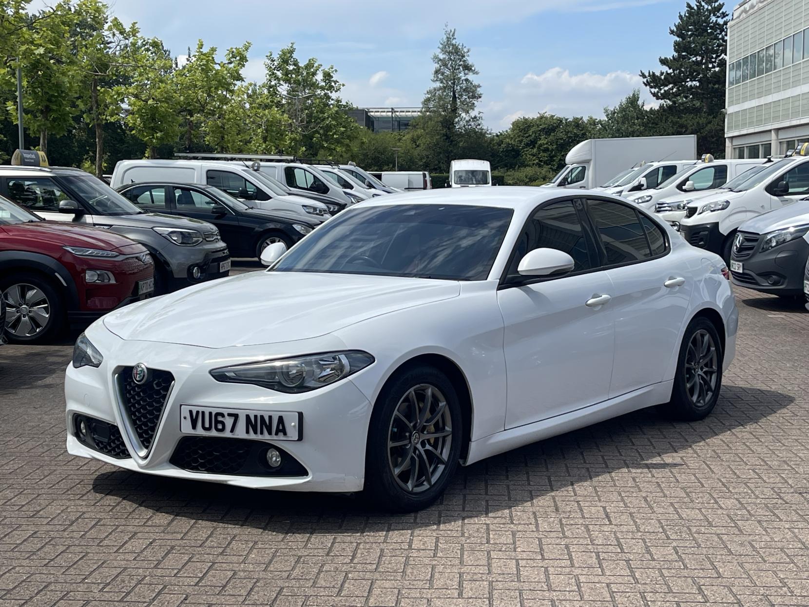 Alfa Romeo Giulia 2.0T Super Saloon 4dr Petrol Auto Euro 6 (s/s) (200 ps)