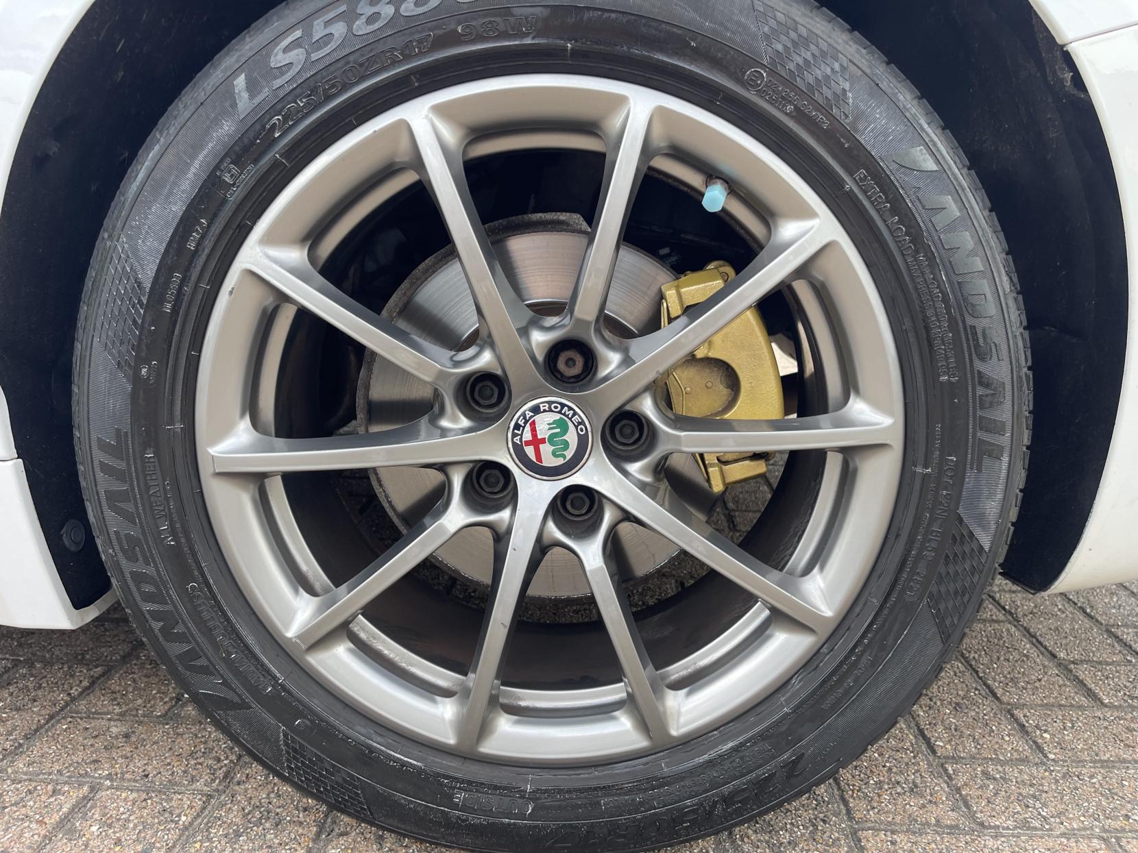 Alfa Romeo Giulia 2.0T Super Saloon 4dr Petrol Auto Euro 6 (s/s) (200 ps)