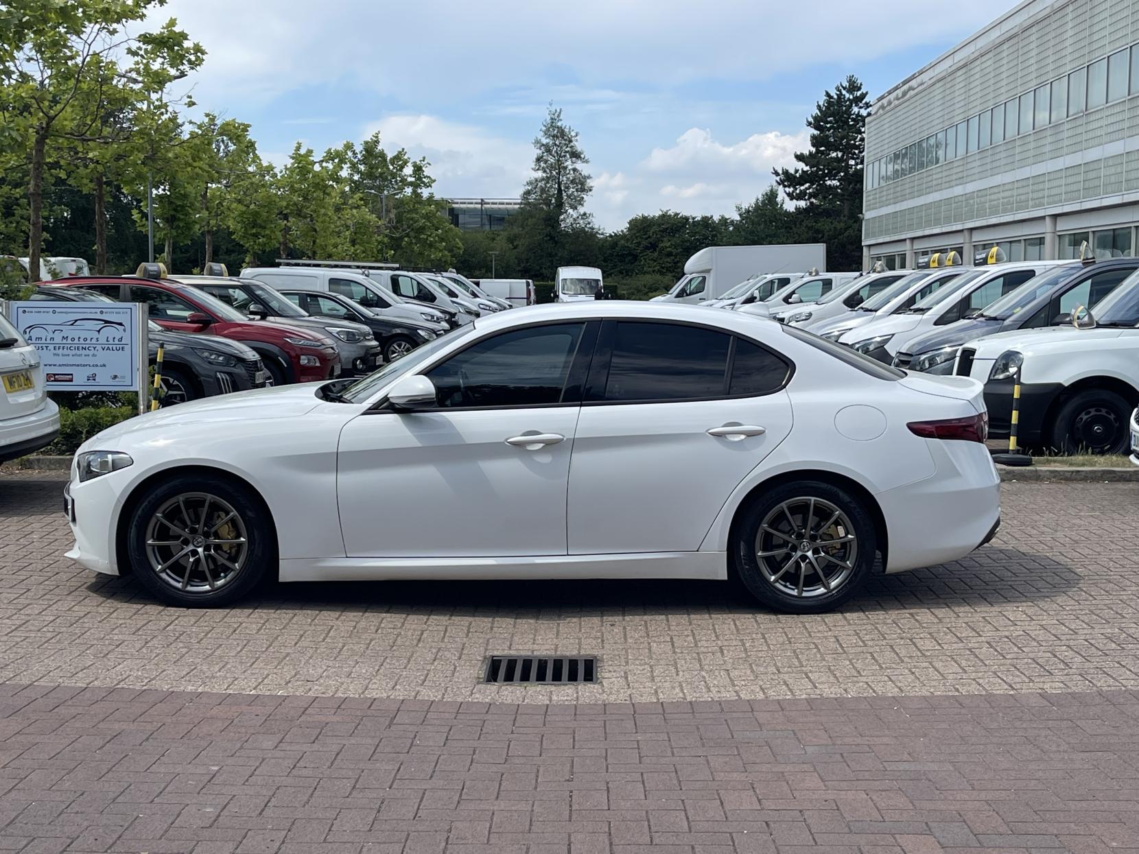 Alfa Romeo Giulia 2.0T Super Saloon 4dr Petrol Auto Euro 6 (s/s) (200 ps)
