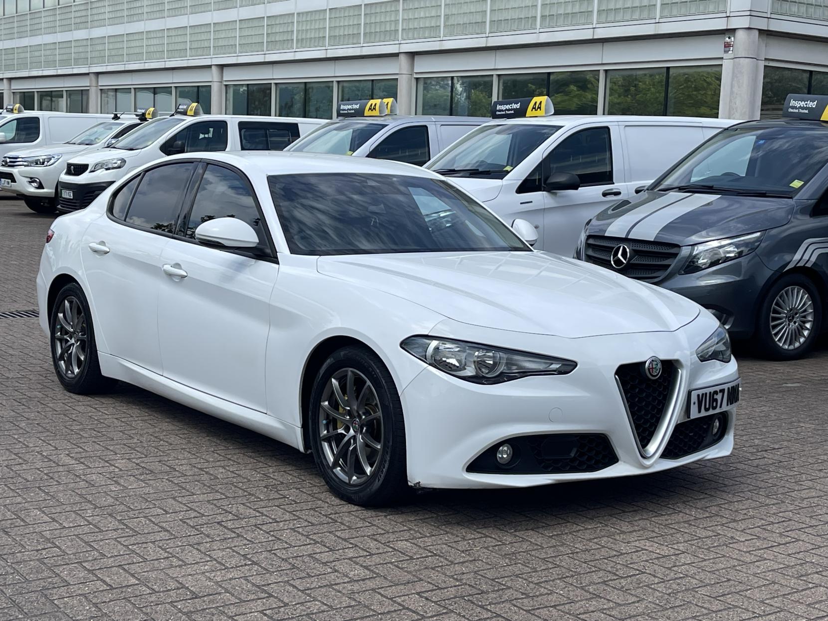 Alfa Romeo Giulia 2.0T Super Saloon 4dr Petrol Auto Euro 6 (s/s) (200 ps)