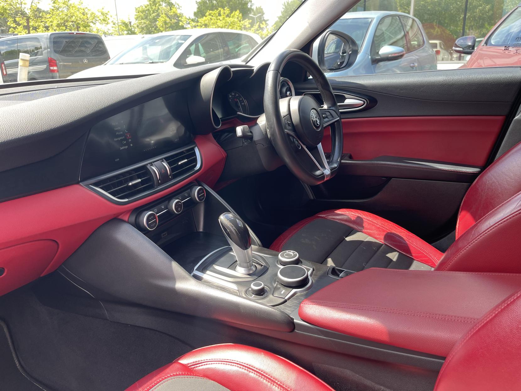 Alfa Romeo Giulia 2.0T Super Saloon 4dr Petrol Auto Euro 6 (s/s) (200 ps)