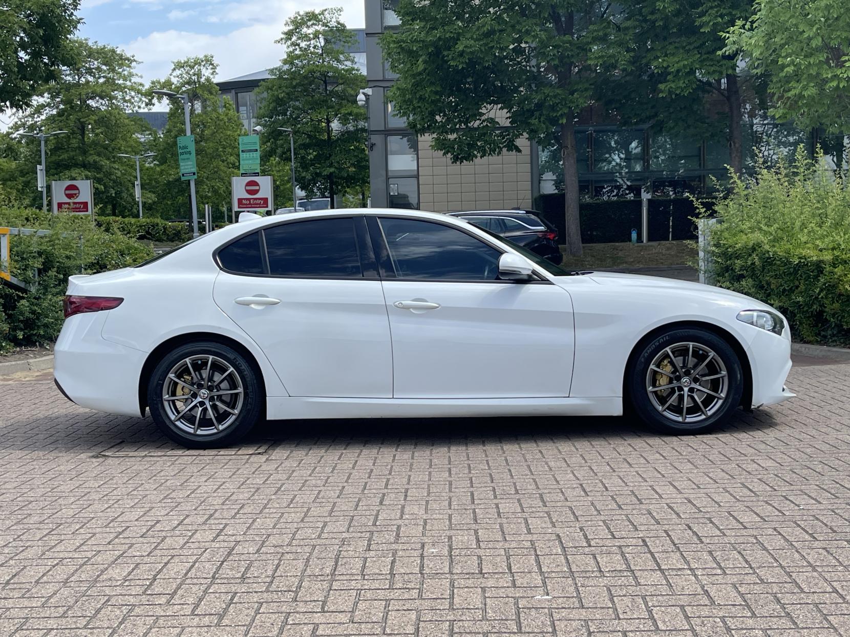 Alfa Romeo Giulia 2.0T Super Saloon 4dr Petrol Auto Euro 6 (s/s) (200 ps)