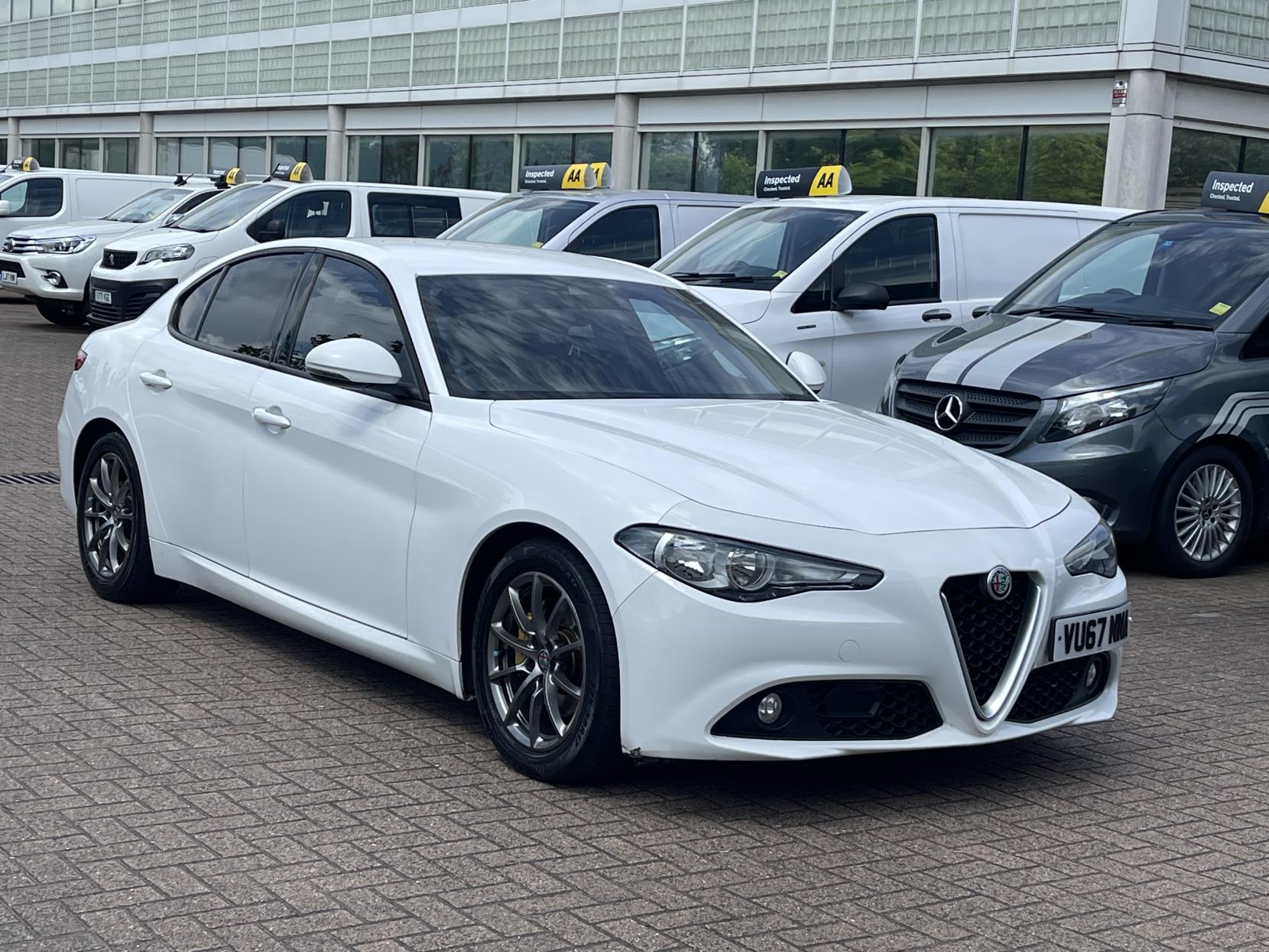 Alfa Romeo Giulia 2.0T Super Saloon 4dr Petrol Auto Euro 6 (s/s) (200 ps)