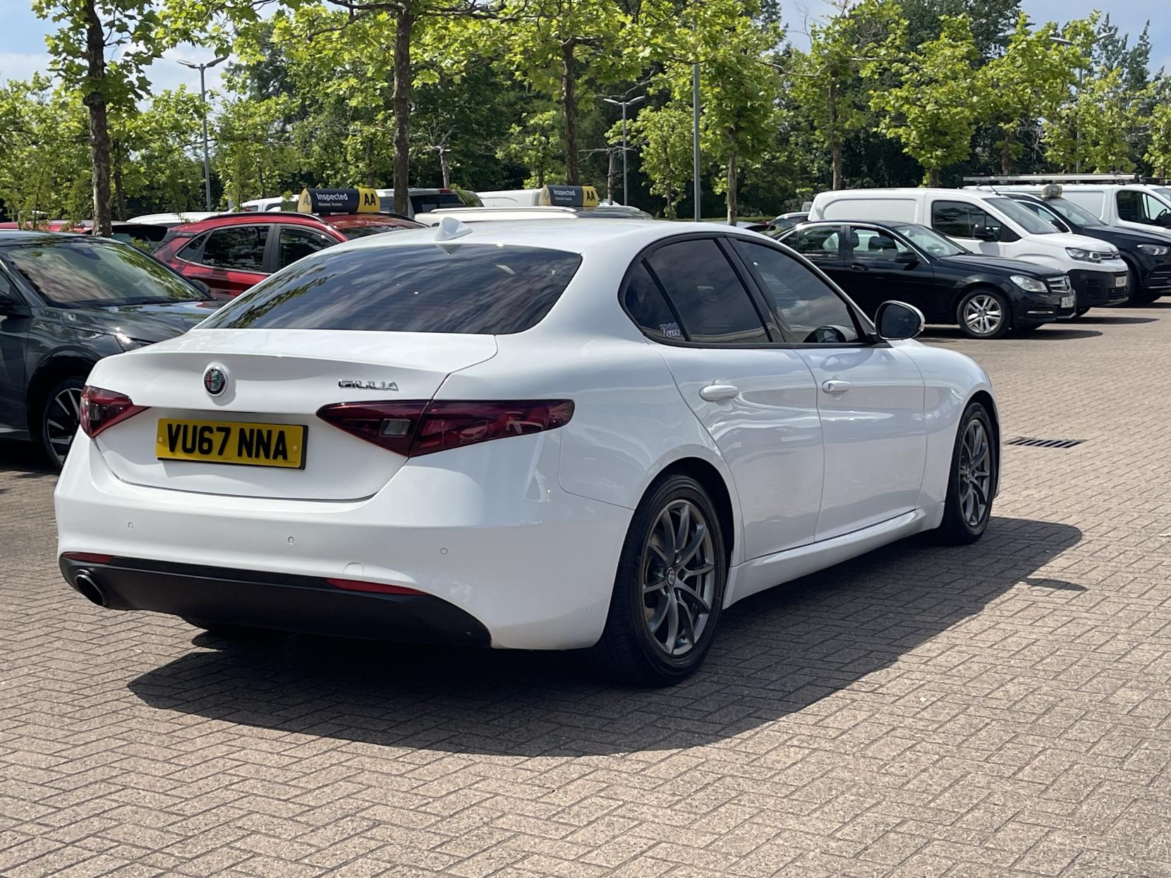 Alfa Romeo Giulia 2.0T Super Saloon 4dr Petrol Auto Euro 6 (s/s) (200 ps)