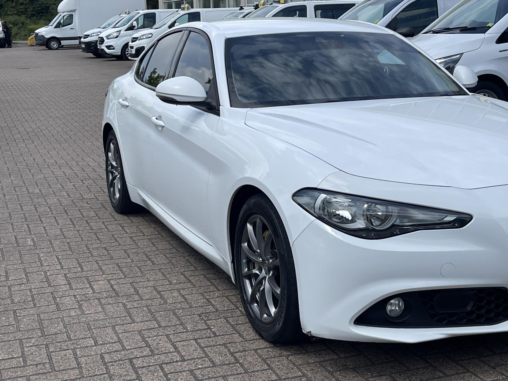 Alfa Romeo Giulia 2.0T Super Saloon 4dr Petrol Auto Euro 6 (s/s) (200 ps)