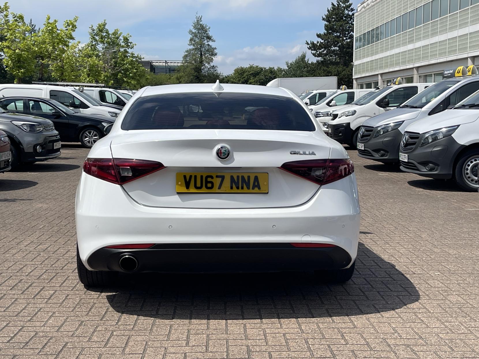 Alfa Romeo Giulia 2.0T Super Saloon 4dr Petrol Auto Euro 6 (s/s) (200 ps)