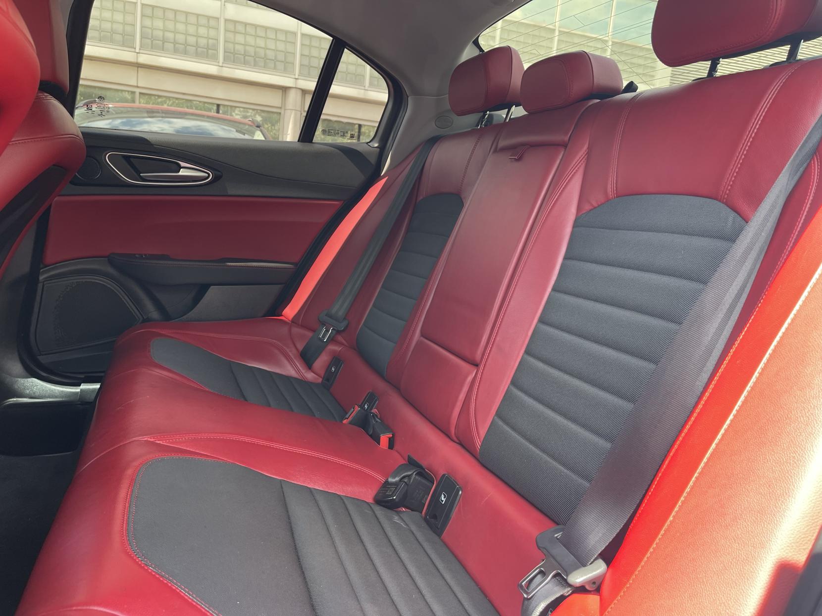 Alfa Romeo Giulia 2.0T Super Saloon 4dr Petrol Auto Euro 6 (s/s) (200 ps)
