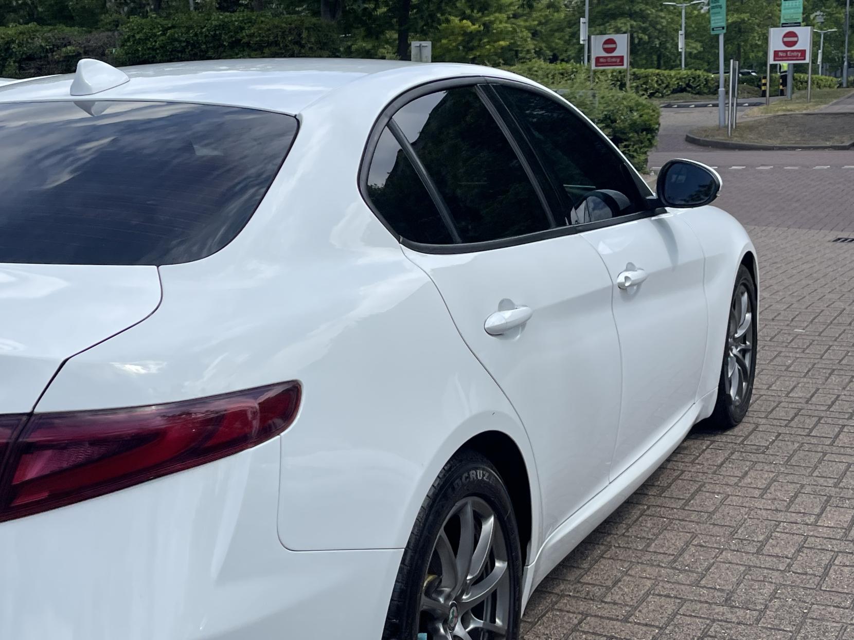 Alfa Romeo Giulia 2.0T Super Saloon 4dr Petrol Auto Euro 6 (s/s) (200 ps)