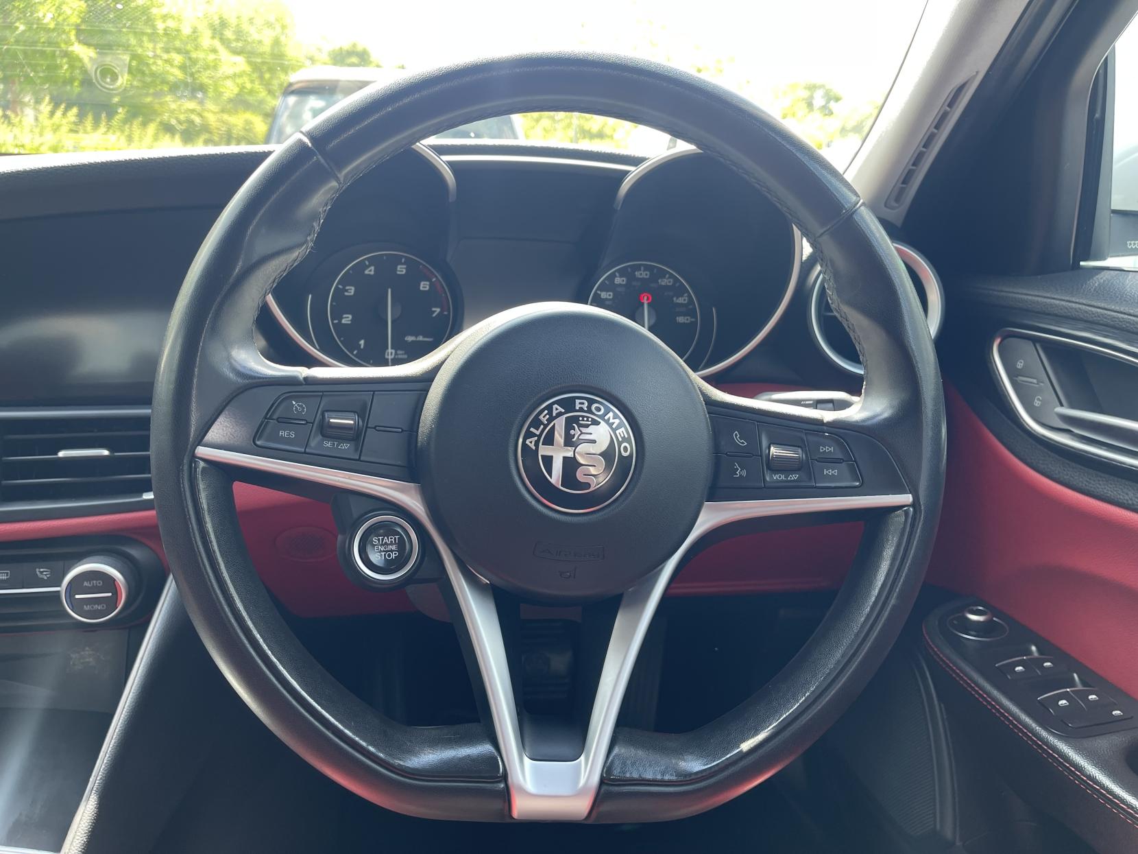Alfa Romeo Giulia 2.0T Super Saloon 4dr Petrol Auto Euro 6 (s/s) (200 ps)