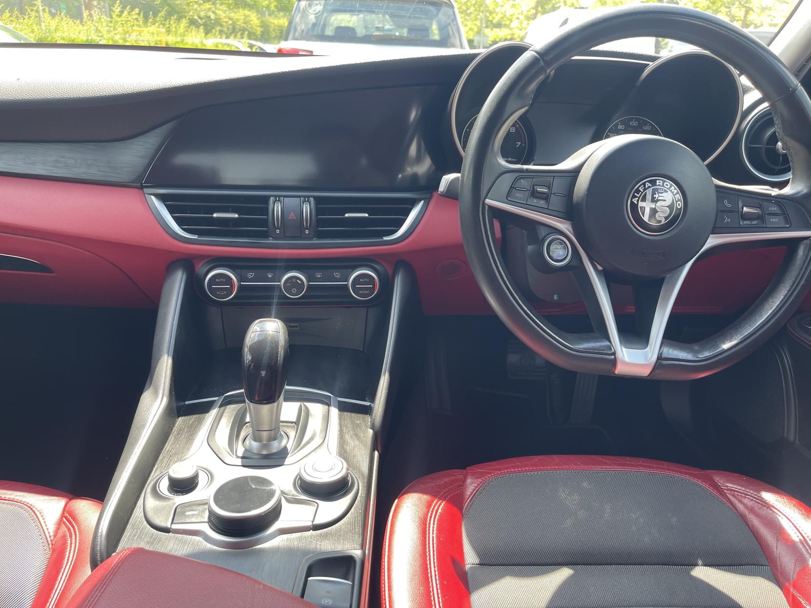 Alfa Romeo Giulia 2.0T Super Saloon 4dr Petrol Auto Euro 6 (s/s) (200 ps)