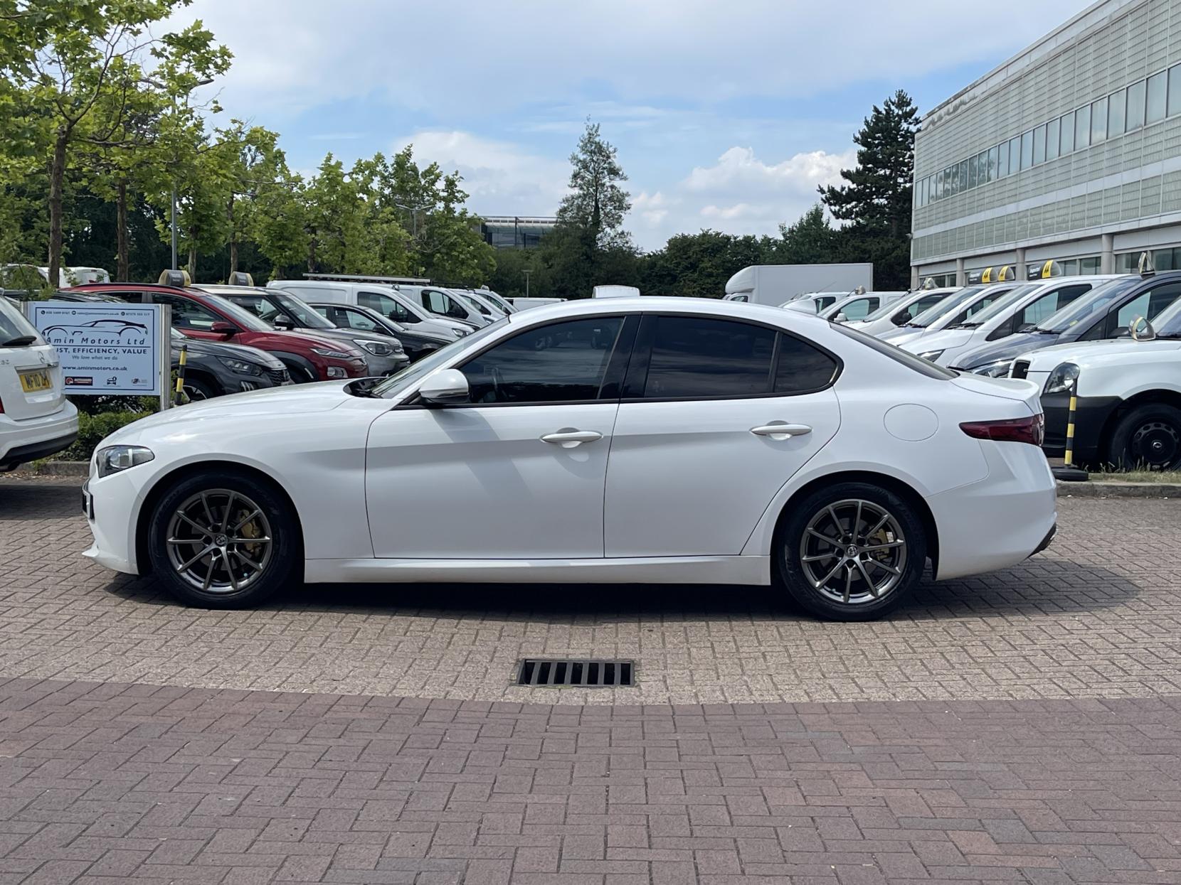 Alfa Romeo Giulia 2.0T Super Saloon 4dr Petrol Auto Euro 6 (s/s) (200 ps)