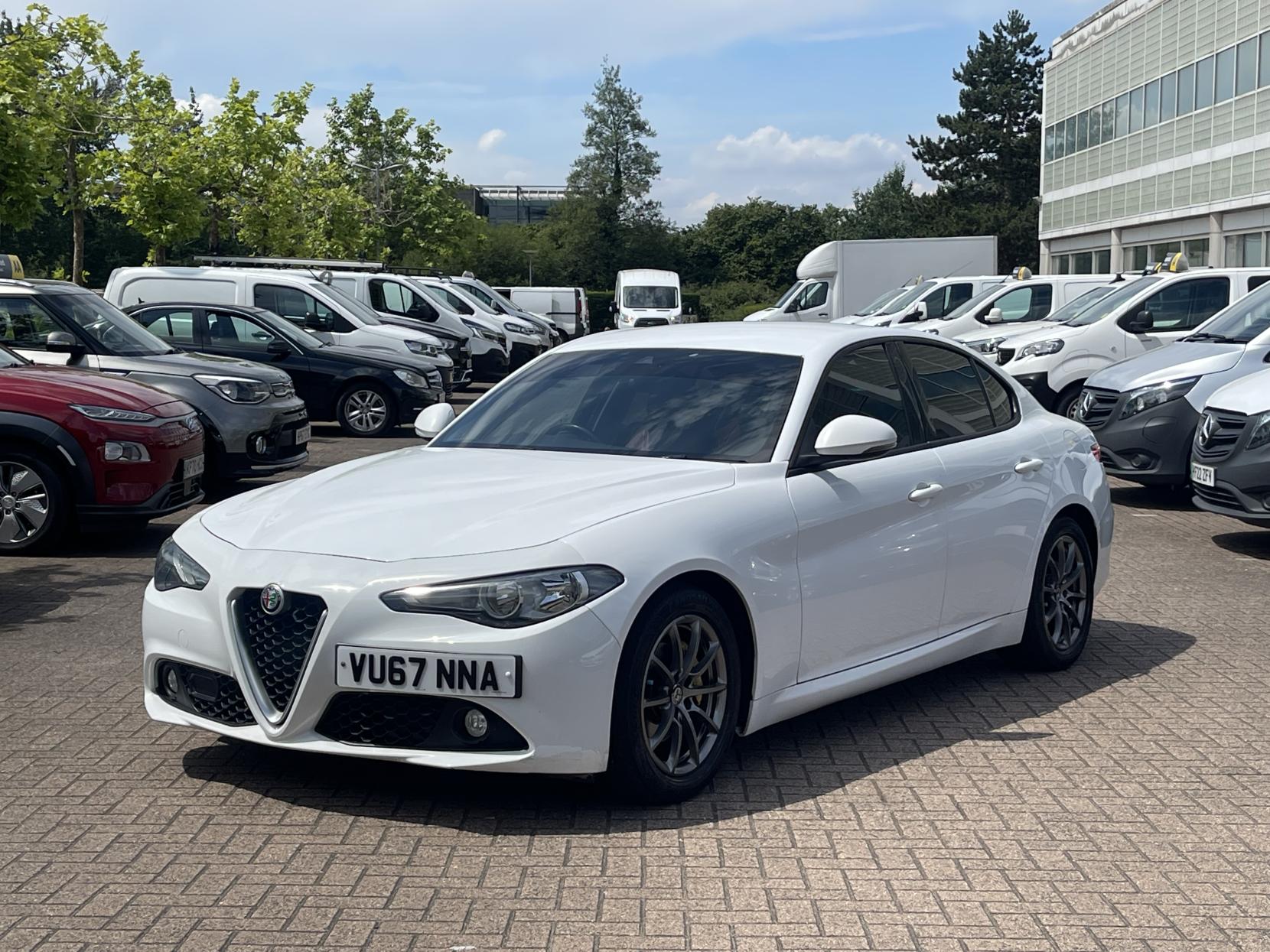 Alfa Romeo Giulia 2.0T Super Saloon 4dr Petrol Auto Euro 6 (s/s) (200 ps)