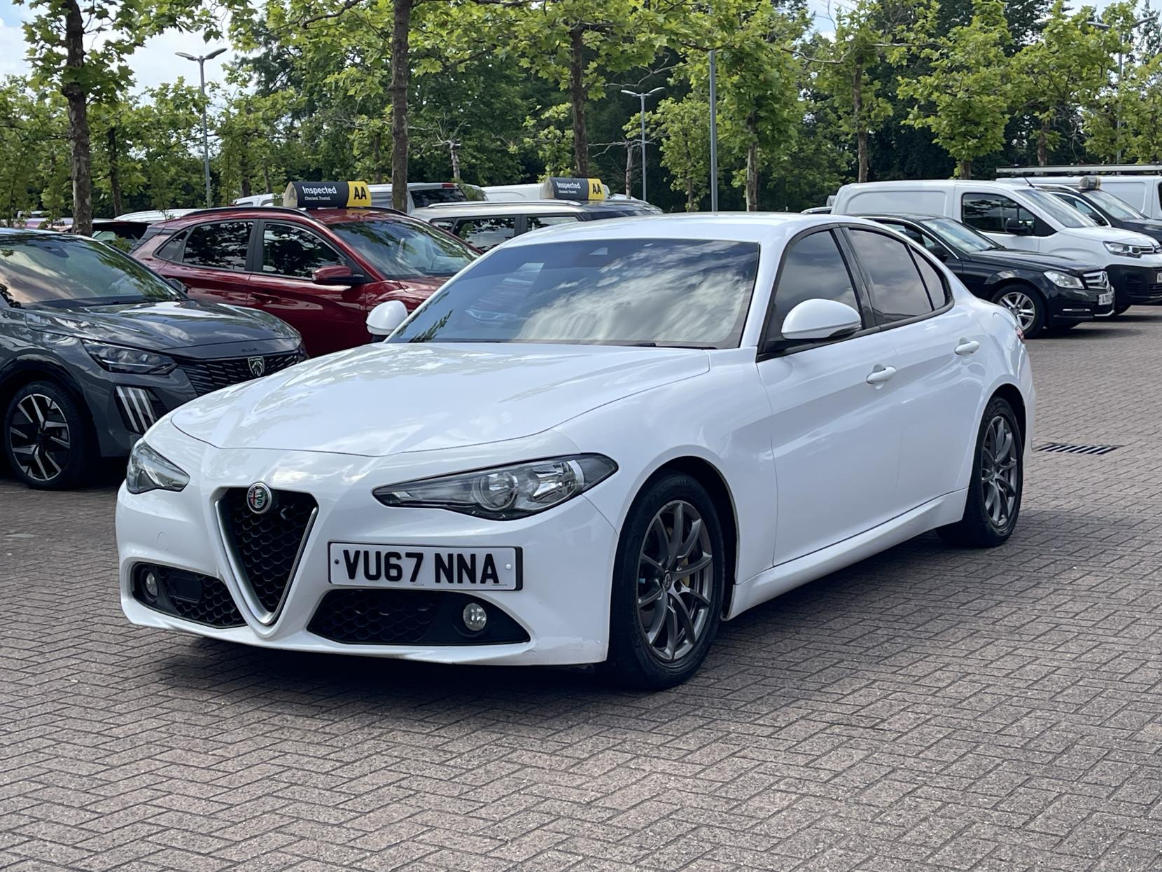 Alfa Romeo Giulia 2.0T Super Saloon 4dr Petrol Auto Euro 6 (s/s) (200 ps)