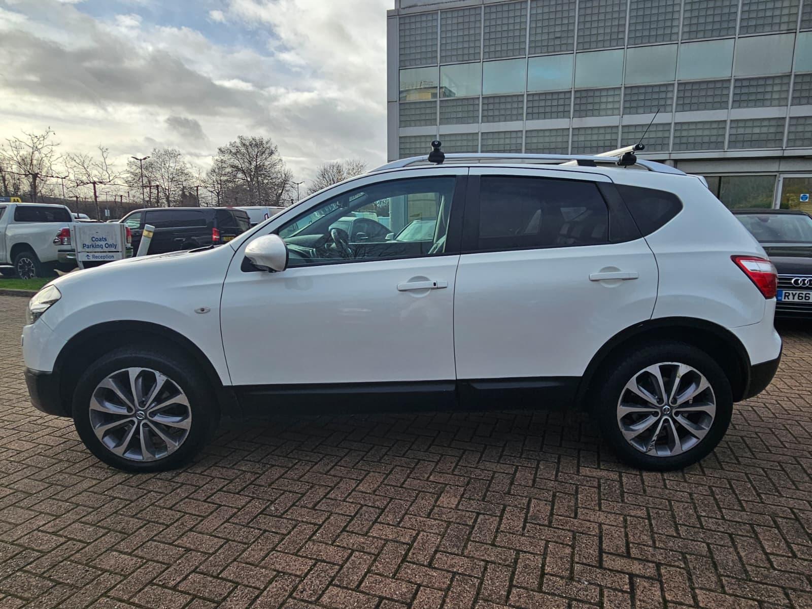 Nissan Qashqai 2.0 Tekna SUV 5dr Petrol CVT 2WD Euro 5 (140 ps)