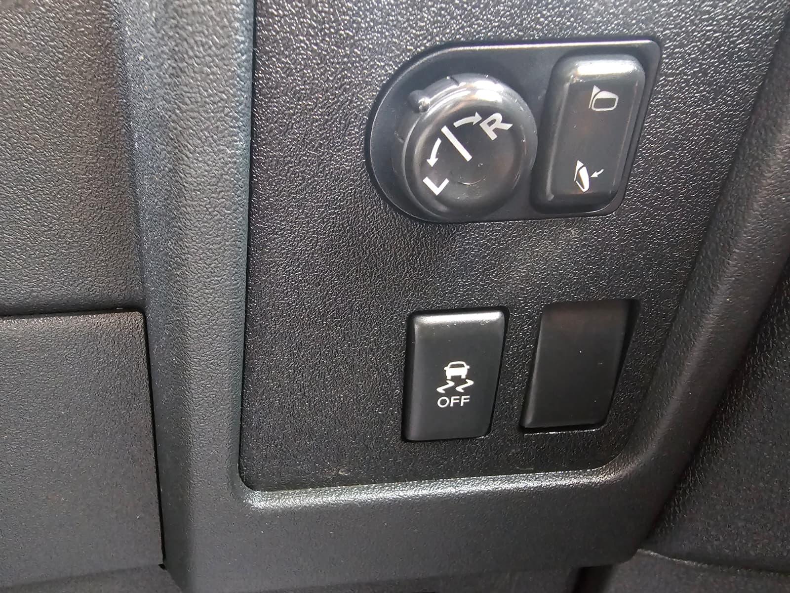 Nissan Qashqai 2.0 Tekna SUV 5dr Petrol CVT 2WD Euro 5 (140 ps)