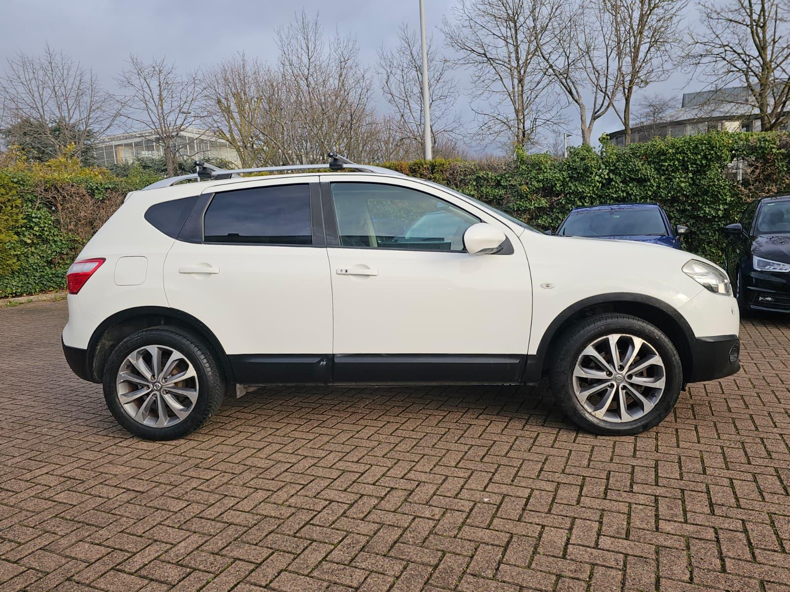 Nissan Qashqai 2.0 Tekna SUV 5dr Petrol CVT 2WD Euro 5 (140 ps)