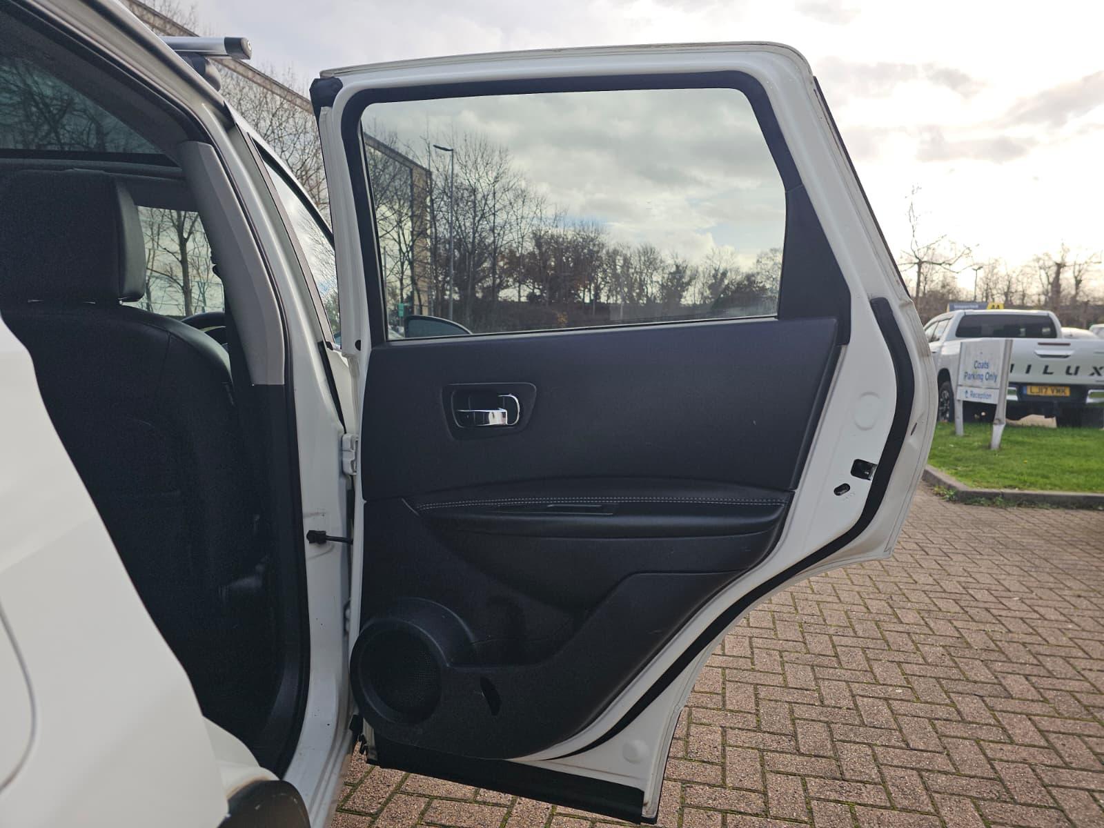 Nissan Qashqai 2.0 Tekna SUV 5dr Petrol CVT 2WD Euro 5 (140 ps)