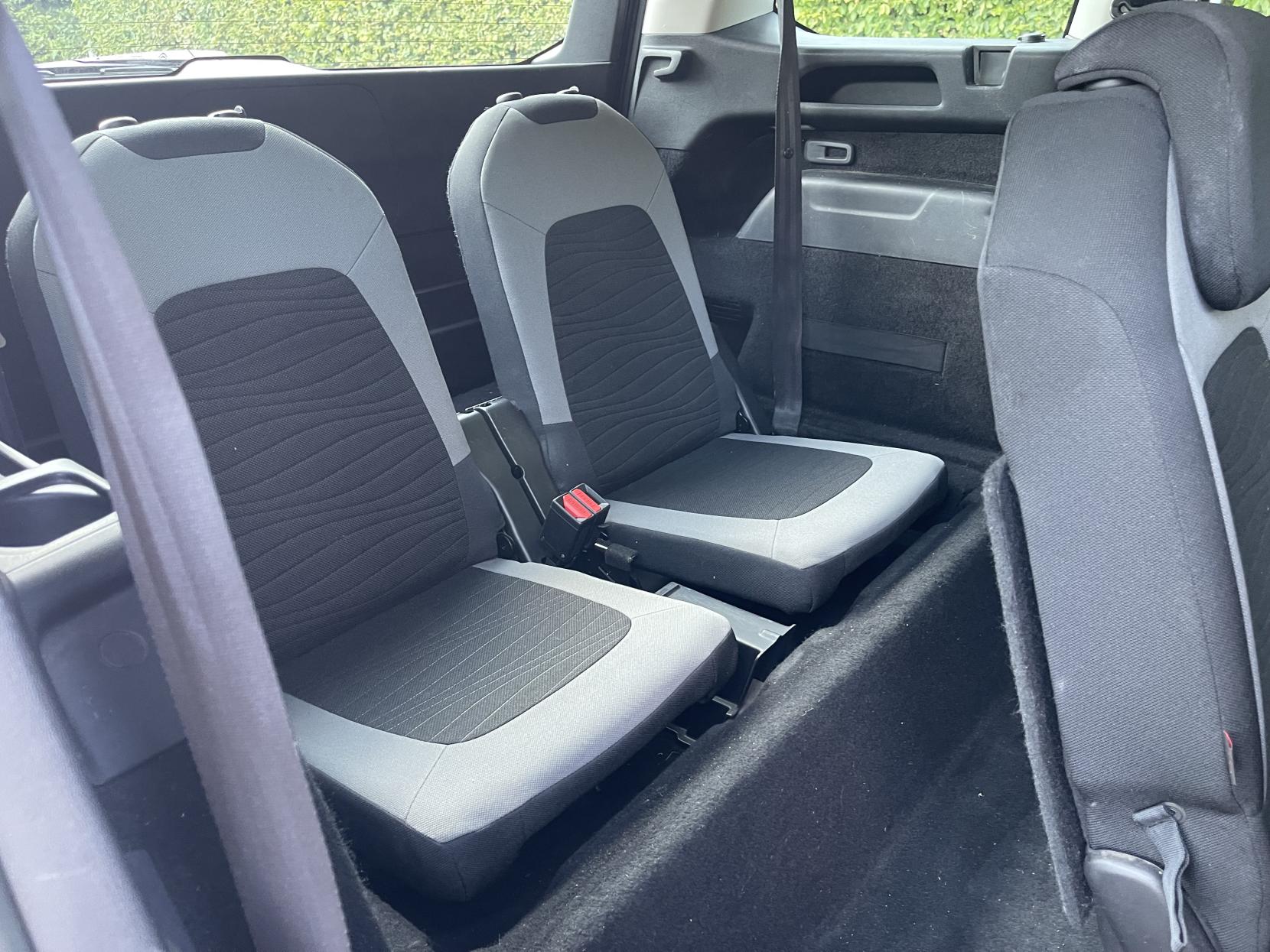 Citroen Grand C4 Picasso 1.6 e-HDi Airdream VTR+ MPV 5dr Diesel ETG6 Euro 5 (s/s) (115 ps)