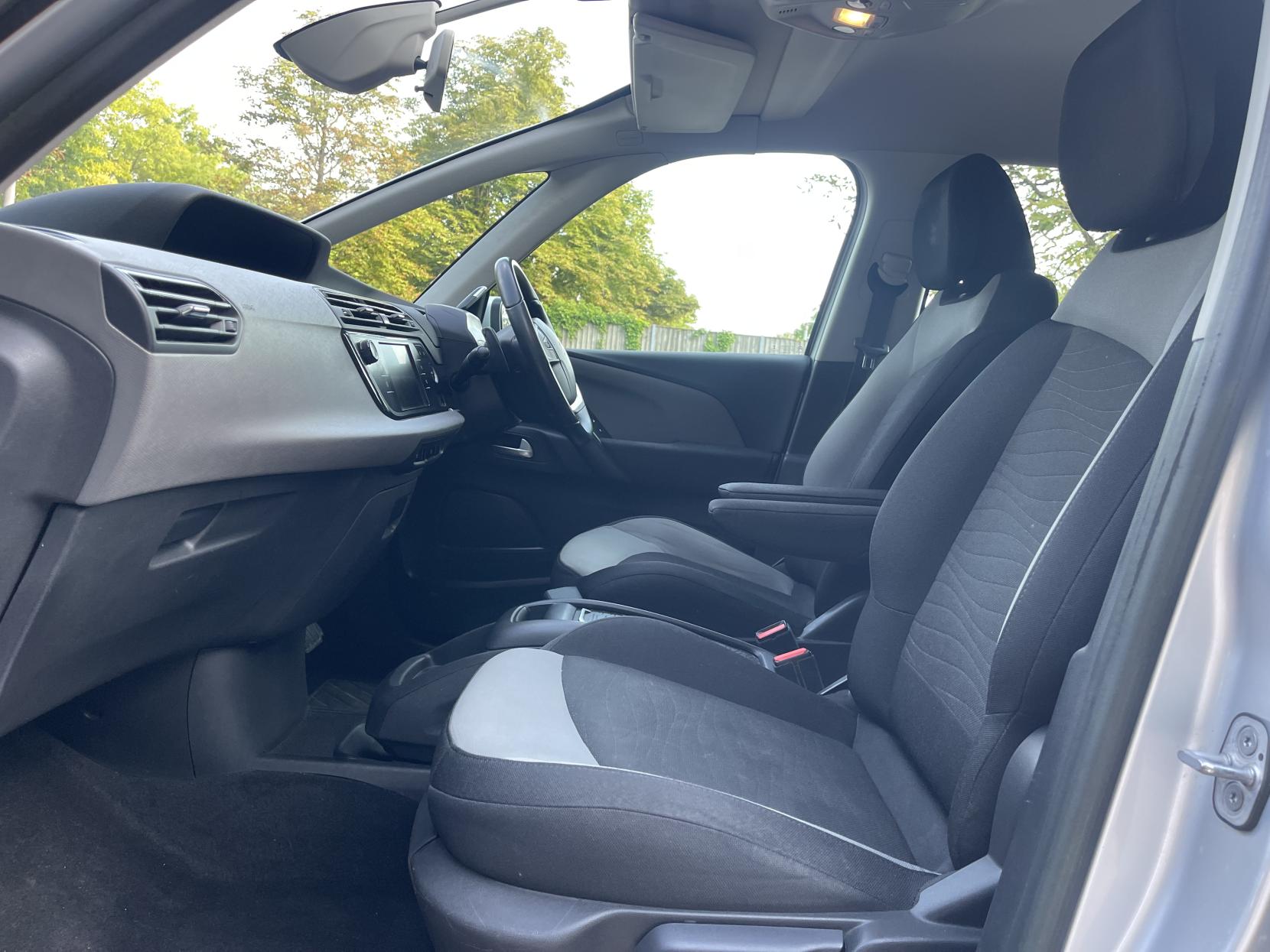 Citroen Grand C4 Picasso 1.6 e-HDi Airdream VTR+ MPV 5dr Diesel ETG6 Euro 5 (s/s) (115 ps)