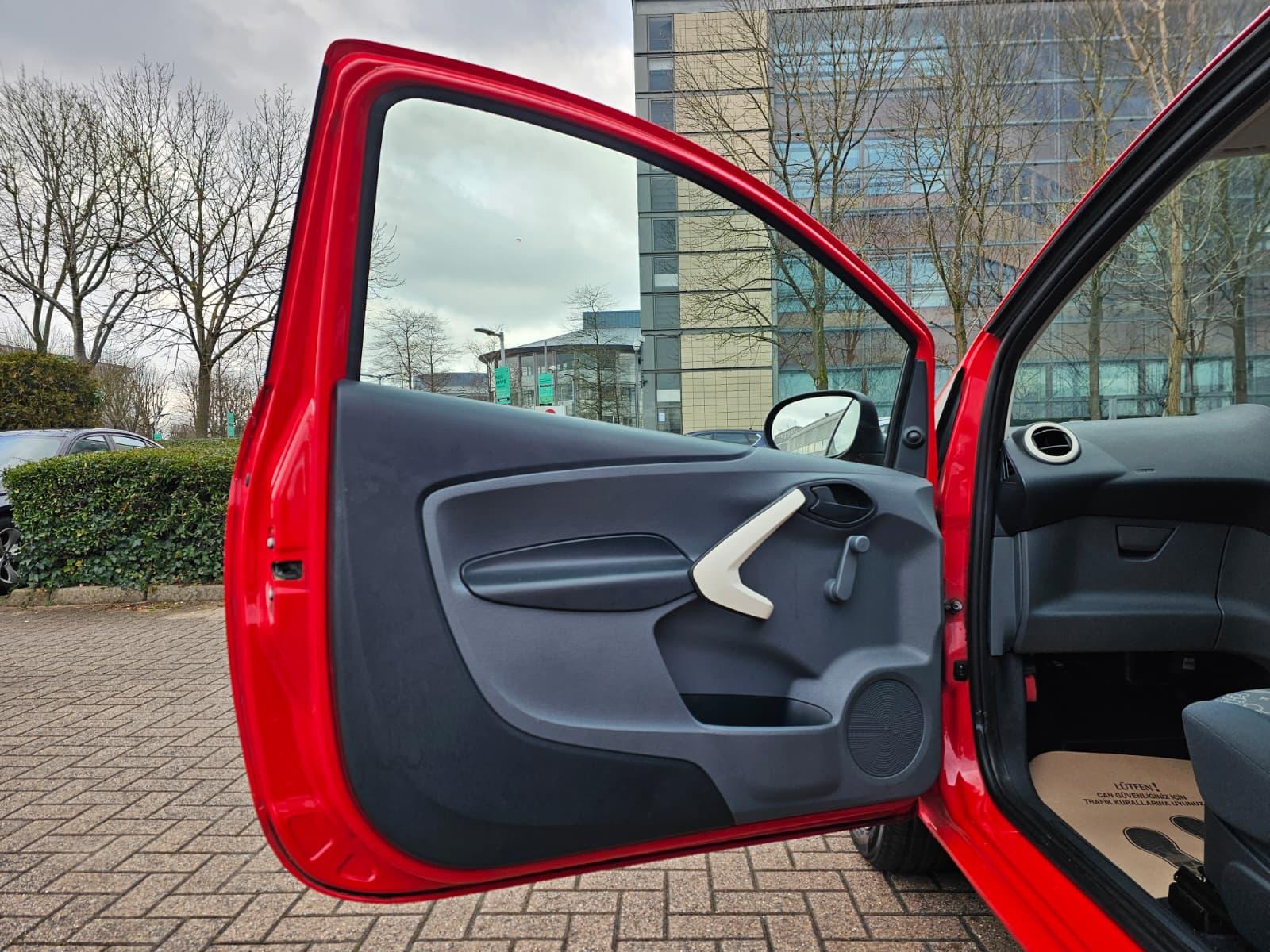 Ford Ka 1.2 Studio Connect Hatchback 3dr Petrol Manual Euro 5 (s/s) (69 ps)