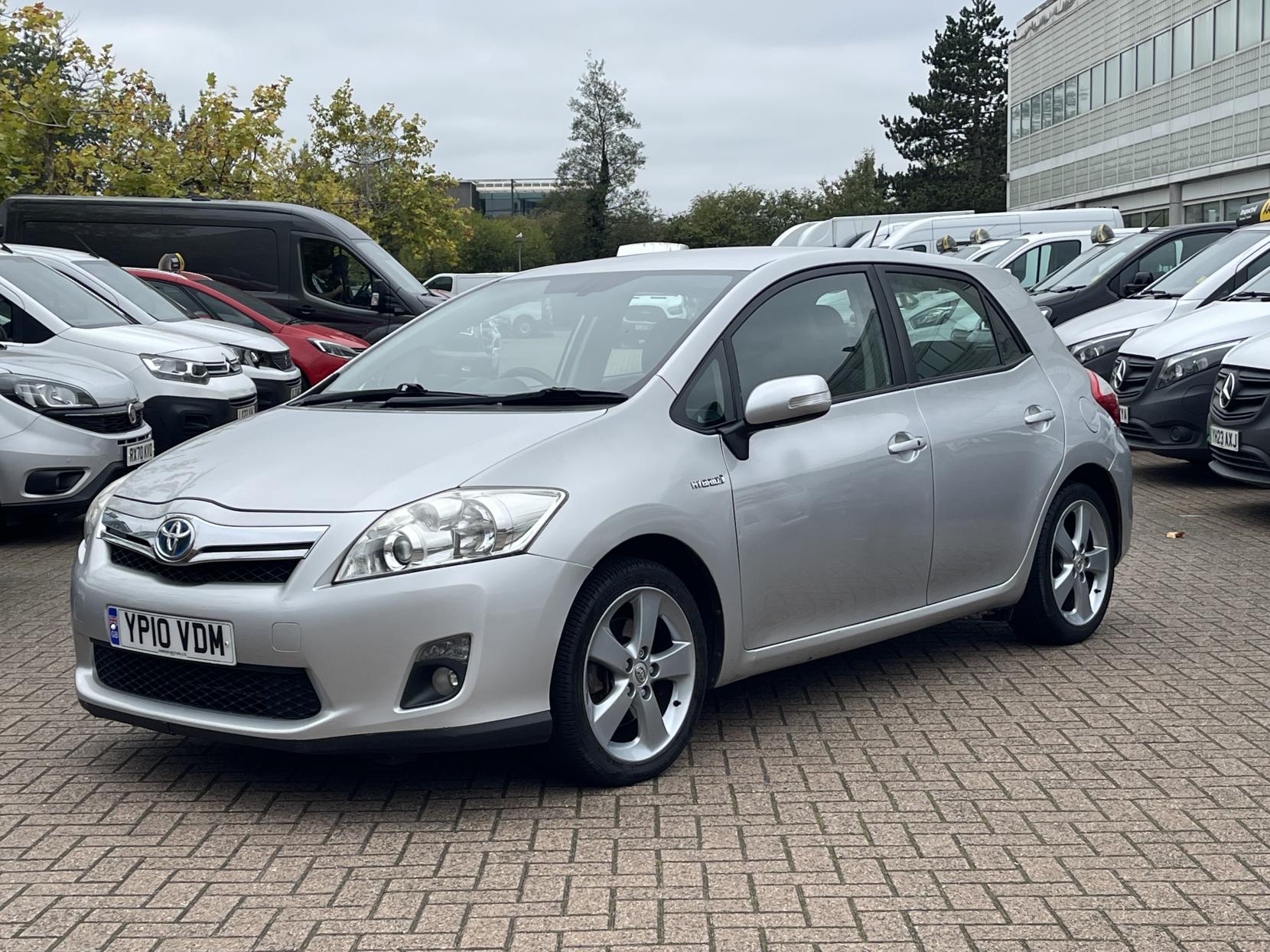 Toyota Auris 1.8 VVT-h T Spirit Hatchback 5dr Petrol Hybrid CVT Euro 5 (s/s) (136 ps)
