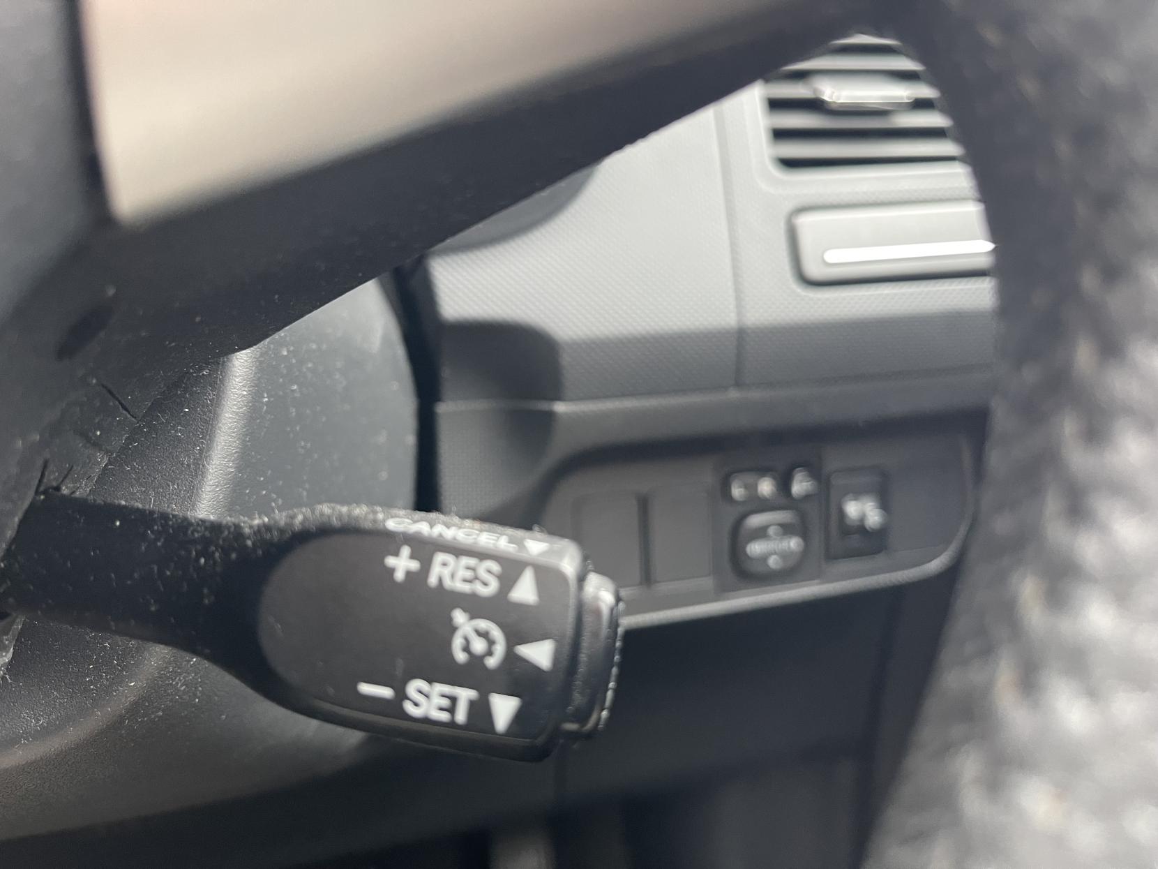 Toyota Auris 1.8 VVT-h T Spirit Hatchback 5dr Petrol Hybrid CVT Euro 5 (s/s) (136 ps)