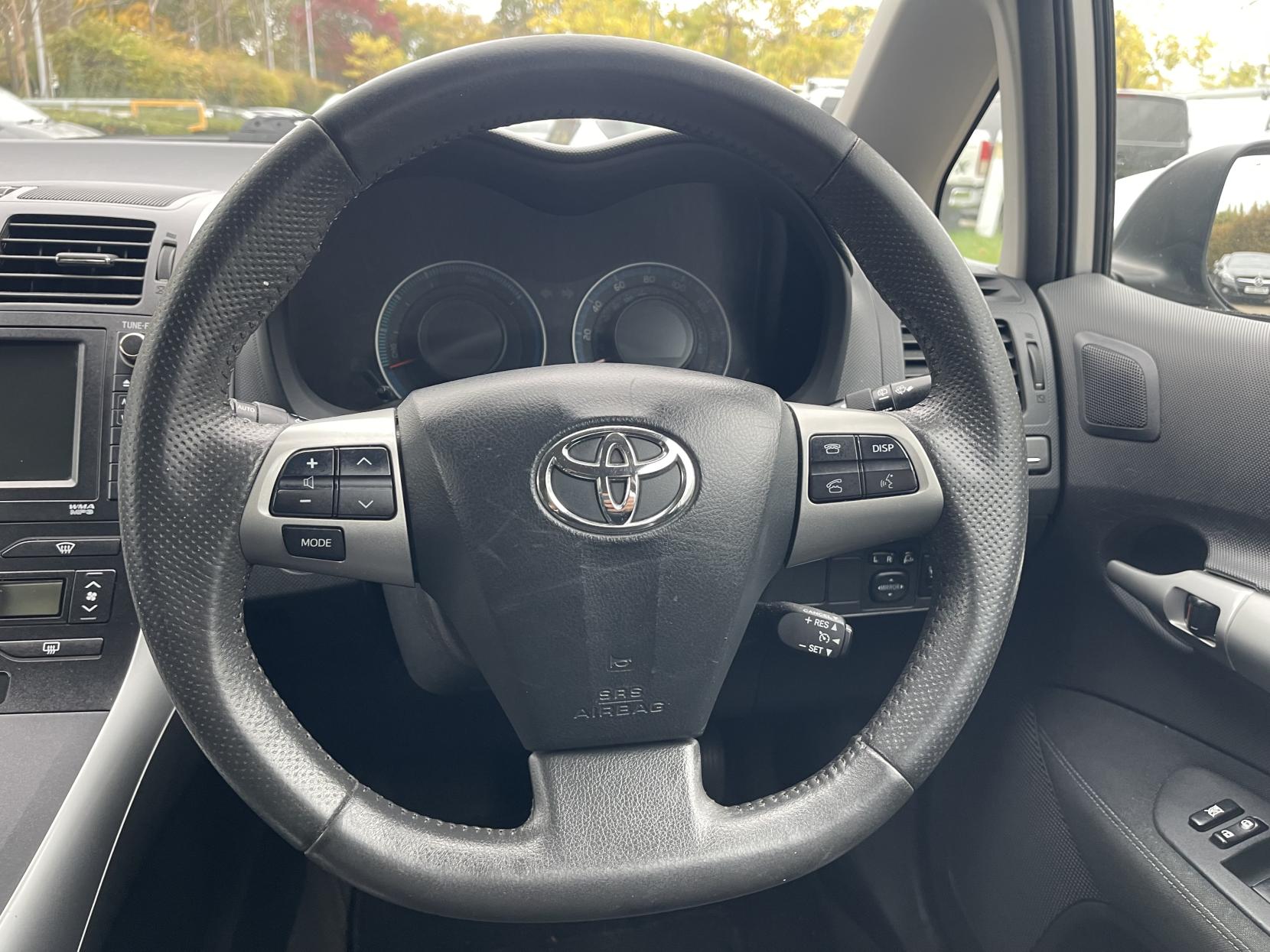 Toyota Auris 1.8 VVT-h T Spirit Hatchback 5dr Petrol Hybrid CVT Euro 5 (s/s) (136 ps)