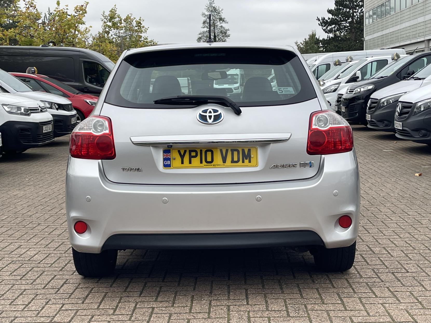 Toyota Auris 1.8 VVT-h T Spirit Hatchback 5dr Petrol Hybrid CVT Euro 5 (s/s) (136 ps)