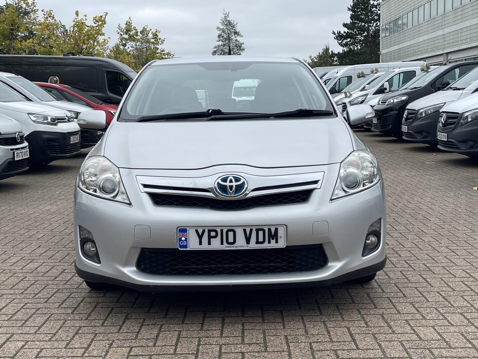Toyota Auris 1.8 VVT-h T Spirit Hatchback 5dr Petrol Hybrid CVT Euro 5 (s/s) (136 ps)