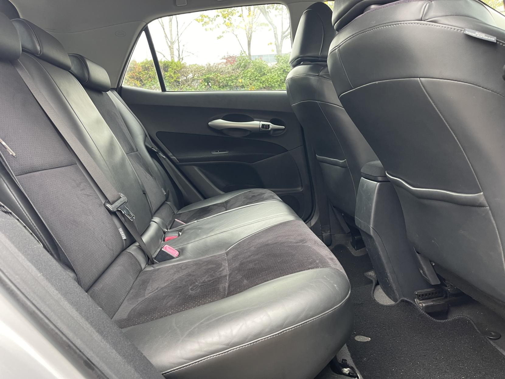 Toyota Auris 1.8 VVT-h T Spirit Hatchback 5dr Petrol Hybrid CVT Euro 5 (s/s) (136 ps)