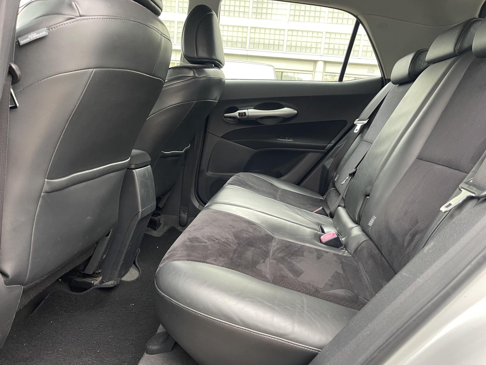 Toyota Auris 1.8 VVT-h T Spirit Hatchback 5dr Petrol Hybrid CVT Euro 5 (s/s) (136 ps)