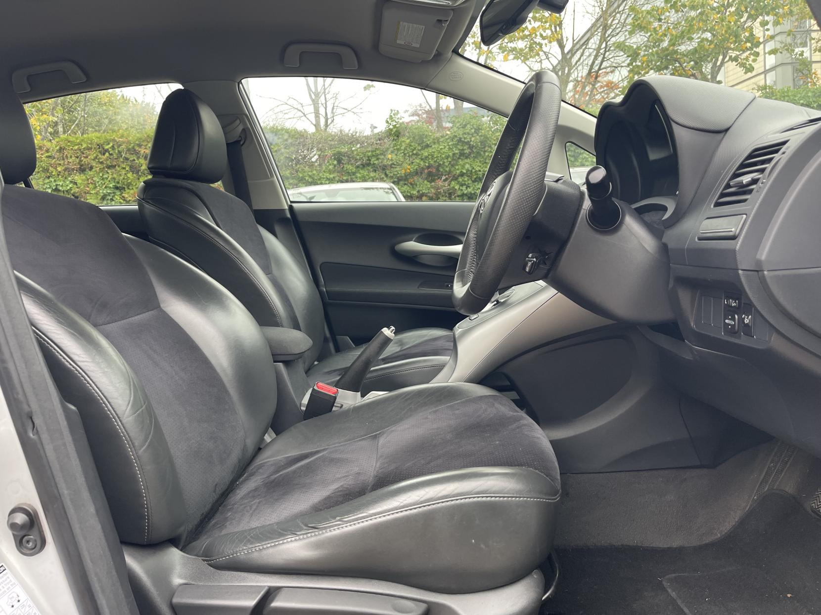 Toyota Auris 1.8 VVT-h T Spirit Hatchback 5dr Petrol Hybrid CVT Euro 5 (s/s) (136 ps)