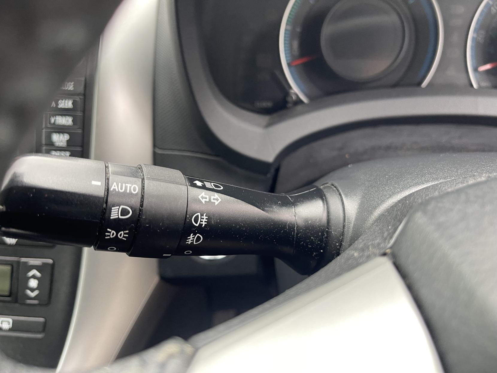 Toyota Auris 1.8 VVT-h T Spirit Hatchback 5dr Petrol Hybrid CVT Euro 5 (s/s) (136 ps)