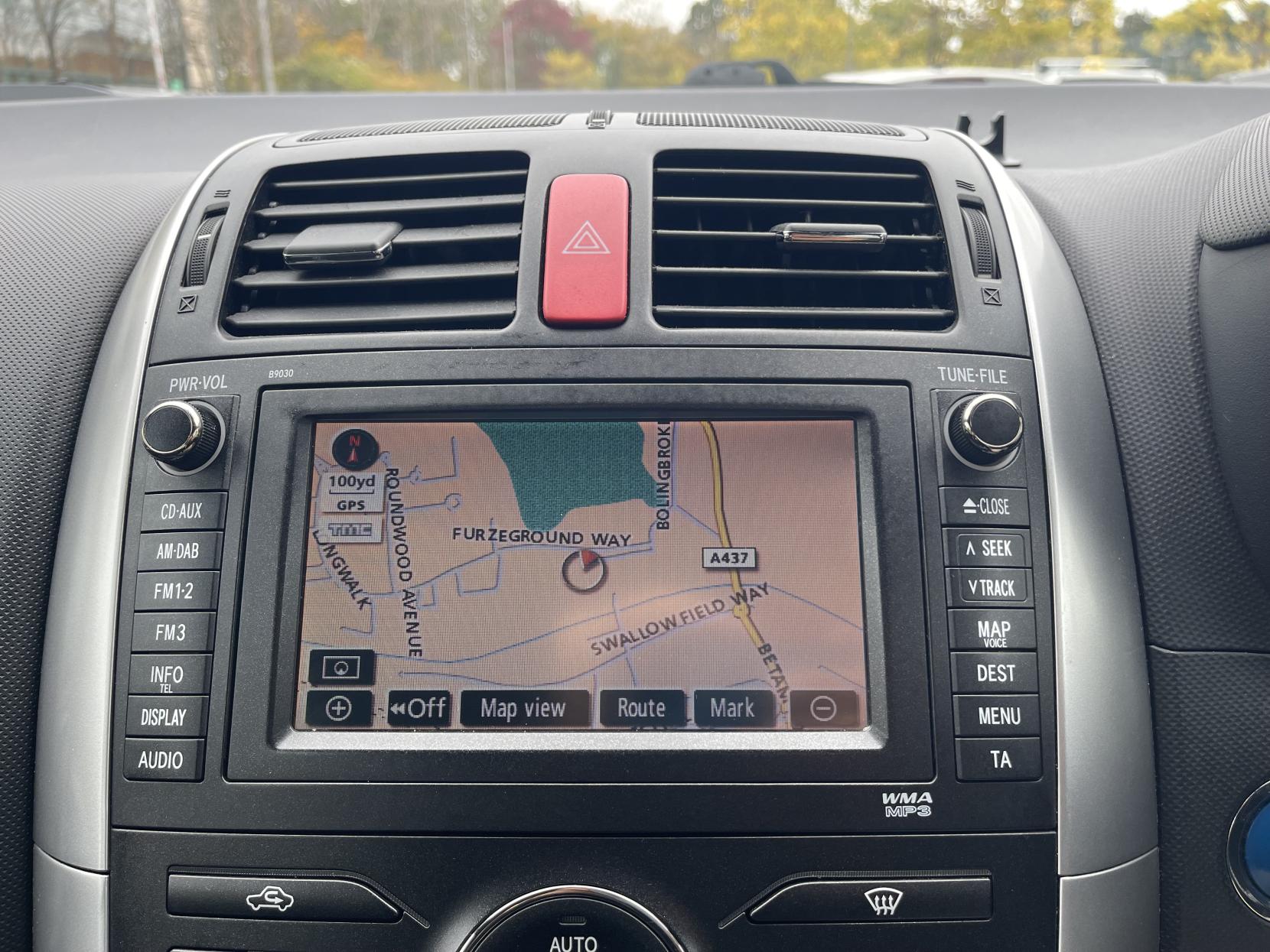 Toyota Auris 1.8 VVT-h T Spirit Hatchback 5dr Petrol Hybrid CVT Euro 5 (s/s) (136 ps)