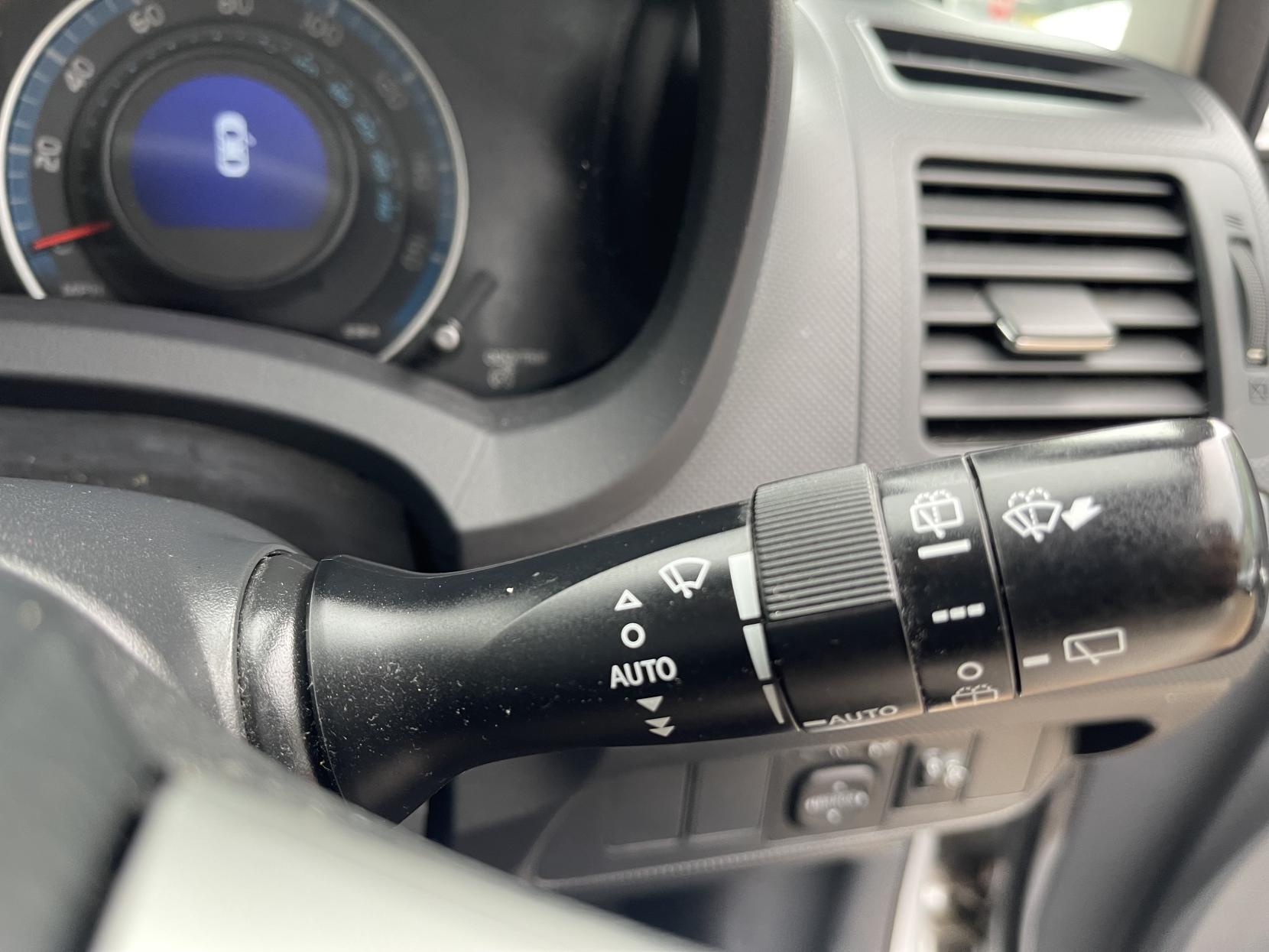 Toyota Auris 1.8 VVT-h T Spirit Hatchback 5dr Petrol Hybrid CVT Euro 5 (s/s) (136 ps)