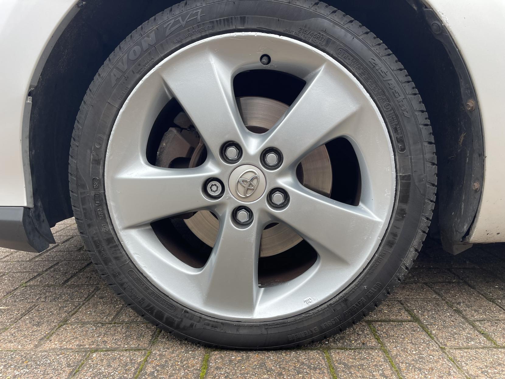 Toyota Auris 1.8 VVT-h T Spirit Hatchback 5dr Petrol Hybrid CVT Euro 5 (s/s) (136 ps)