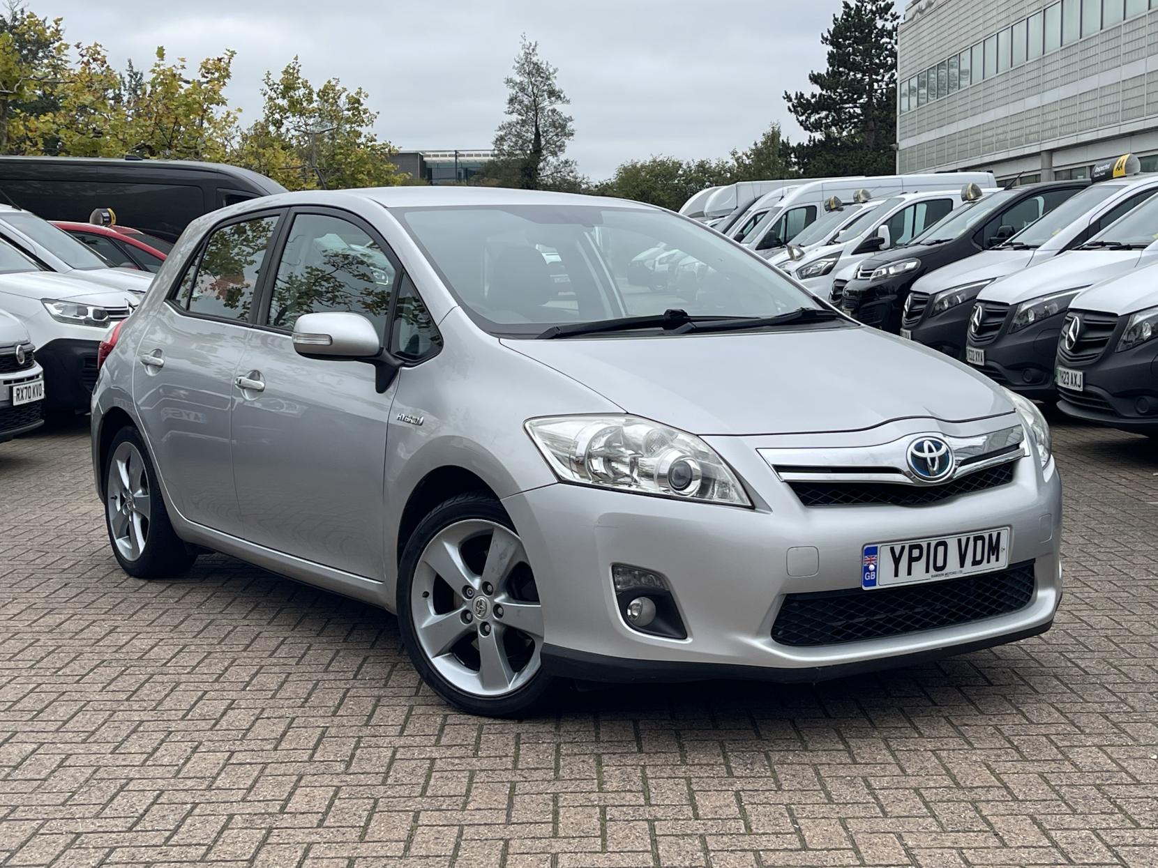 Toyota Auris 1.8 VVT-h T Spirit Hatchback 5dr Petrol Hybrid CVT Euro 5 (s/s) (136 ps)