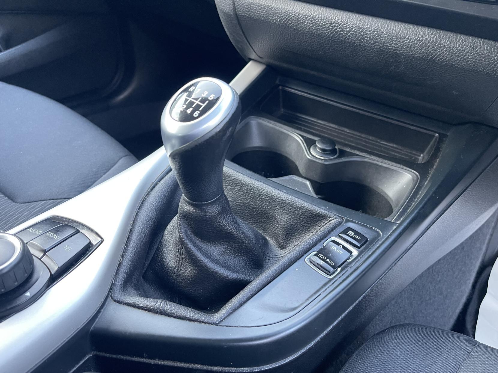 BMW 1 Series 1.6 116d ED EfficientDynamics Hatchback 5dr Diesel Manual Euro 5 (s/s) (116 ps)