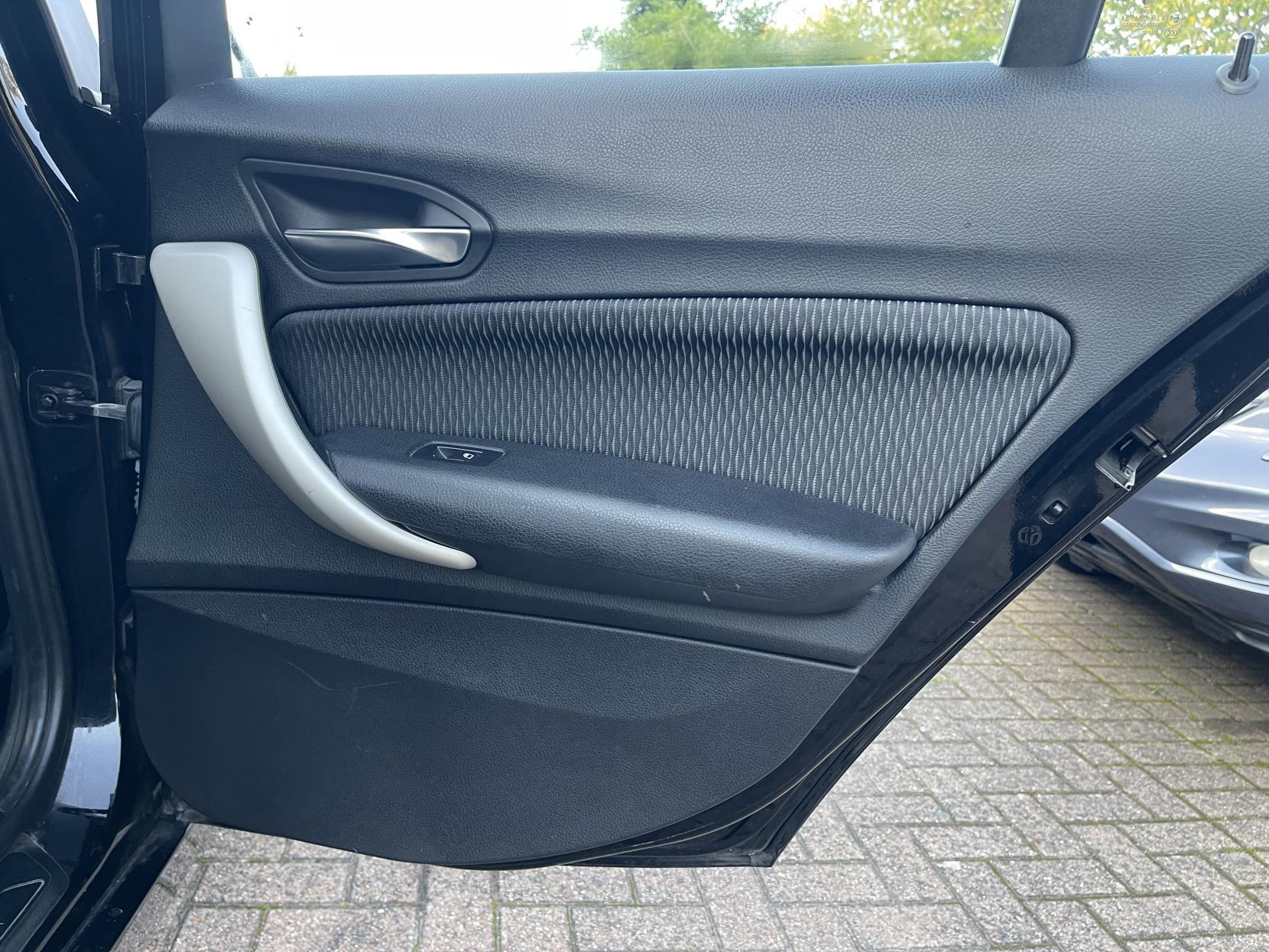 BMW 1 Series 1.6 116d ED EfficientDynamics Hatchback 5dr Diesel Manual Euro 5 (s/s) (116 ps)