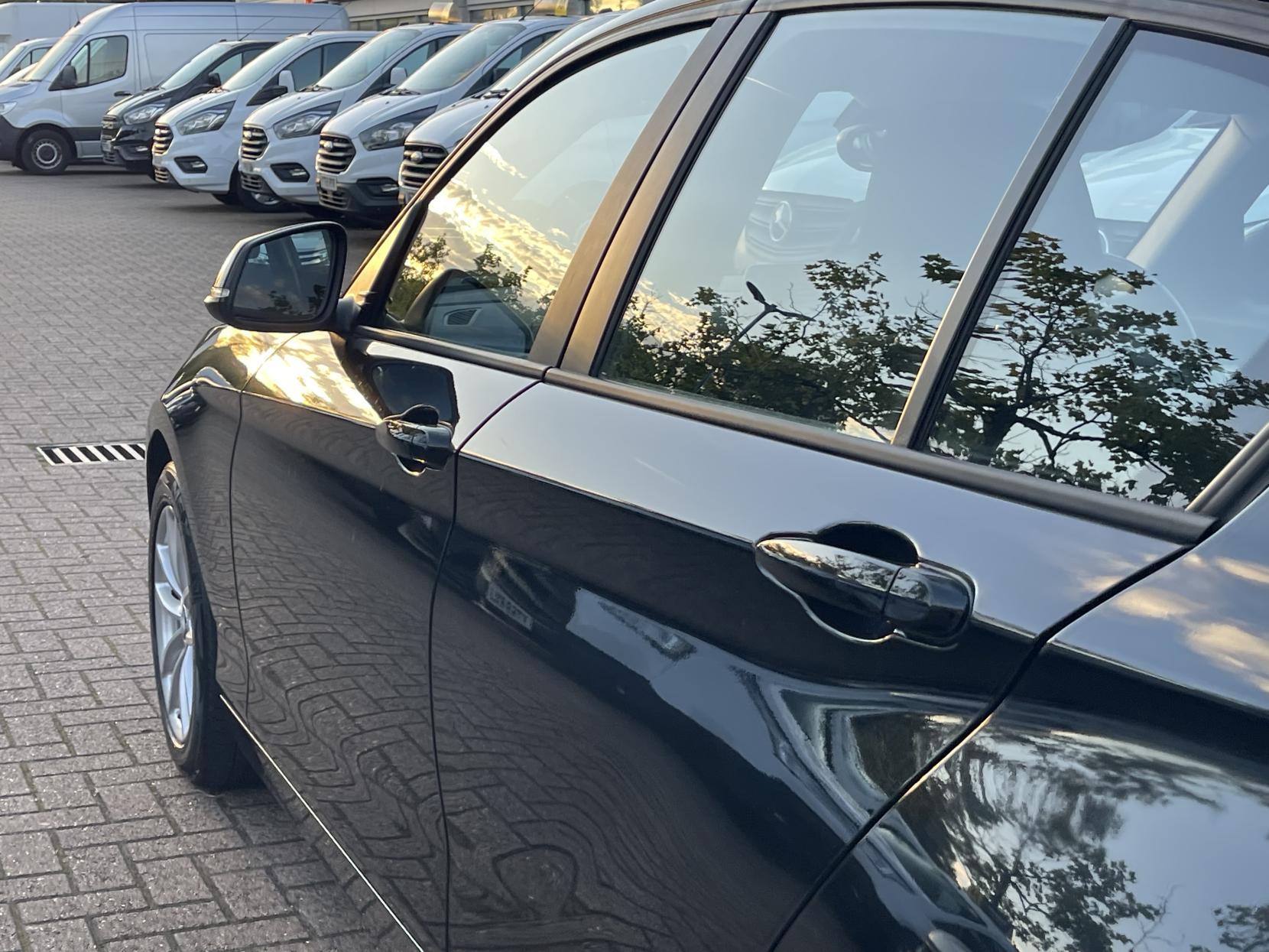 BMW 1 Series 1.6 116d ED EfficientDynamics Hatchback 5dr Diesel Manual Euro 5 (s/s) (116 ps)